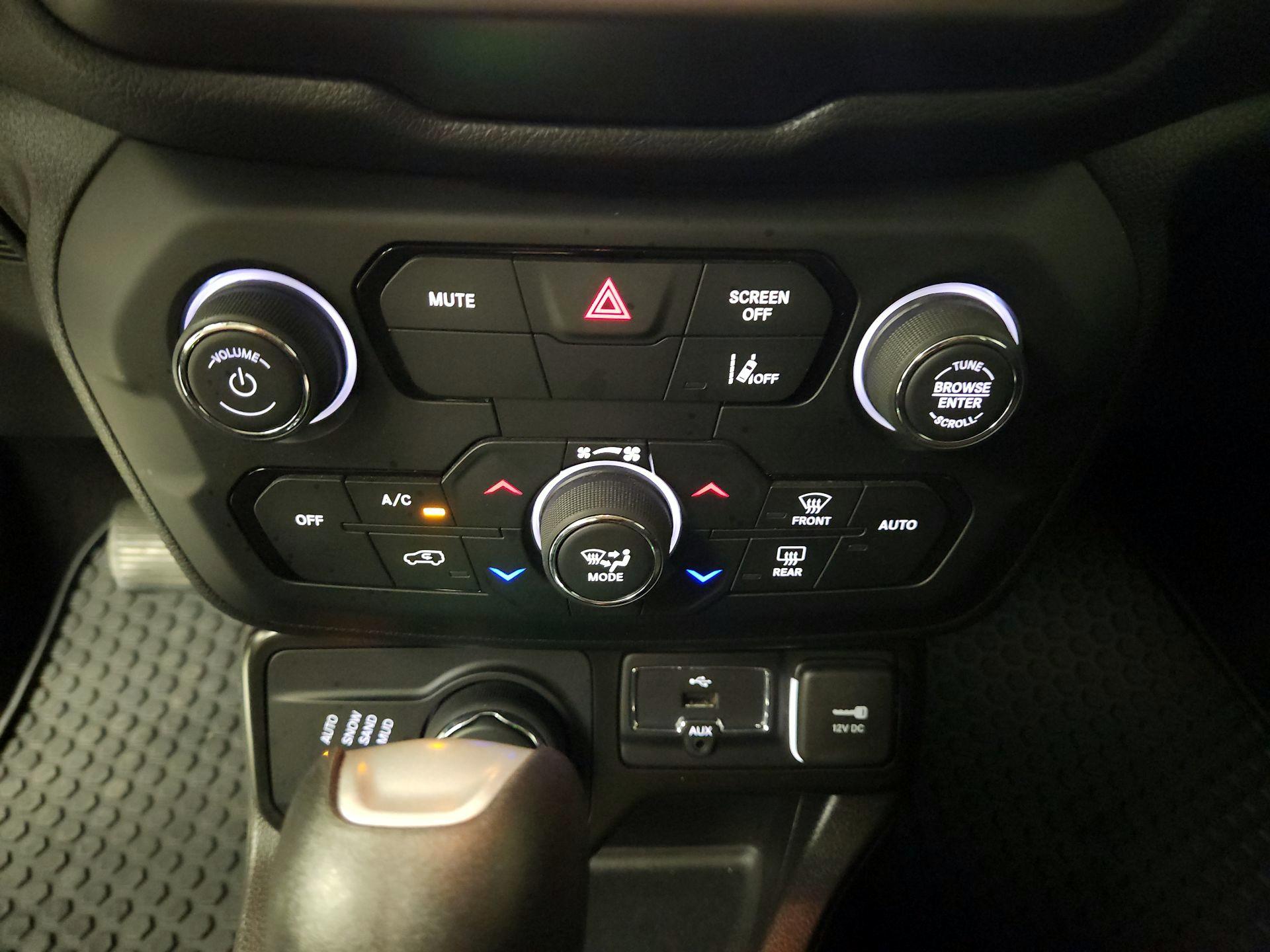Thumbnail: 2023 Jeep Renegade - 17
