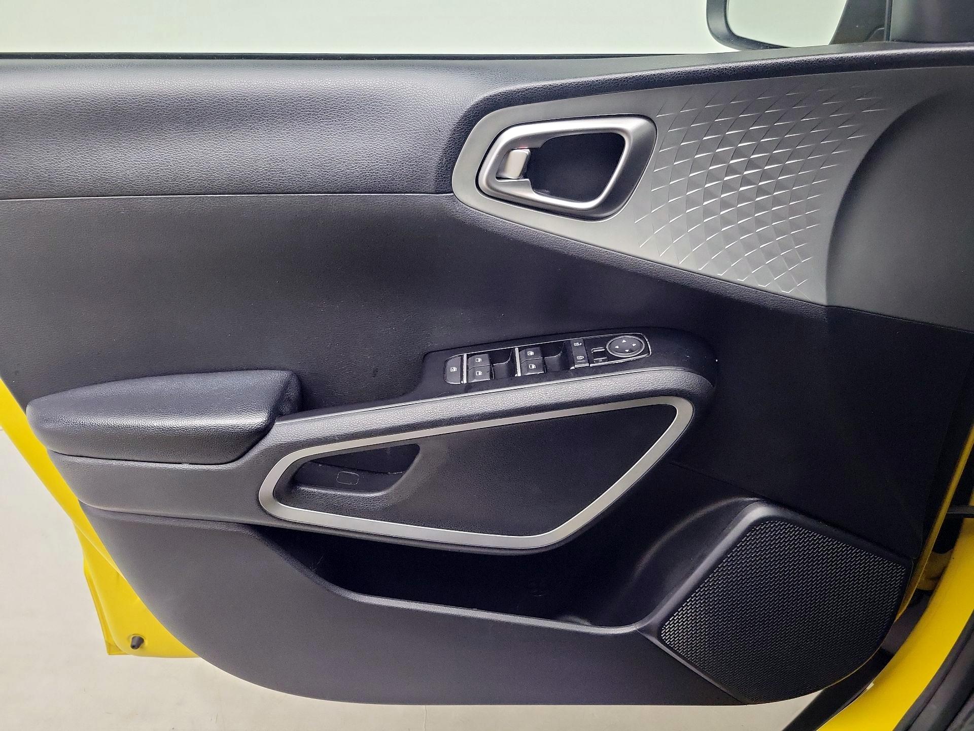 Thumbnail: 2020 Kia Soul - 12