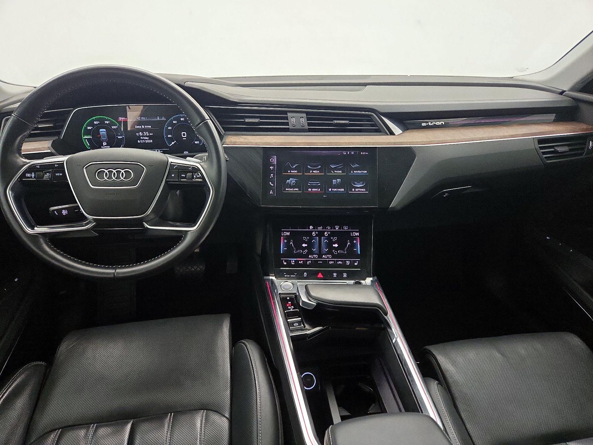 Thumbnail: 2019 Audi e-tron - 9