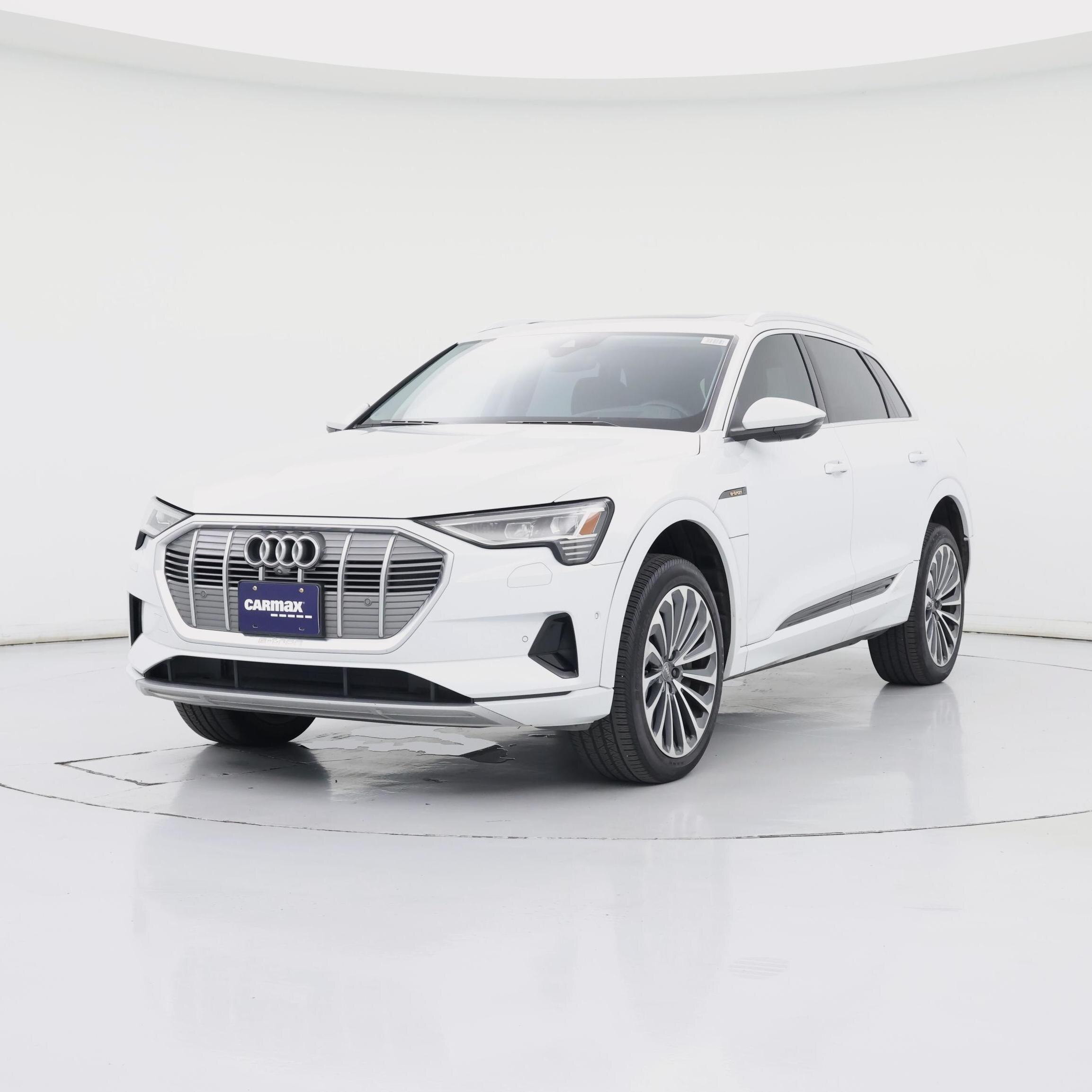 Thumbnail: 2019 Audi e-tron - 4