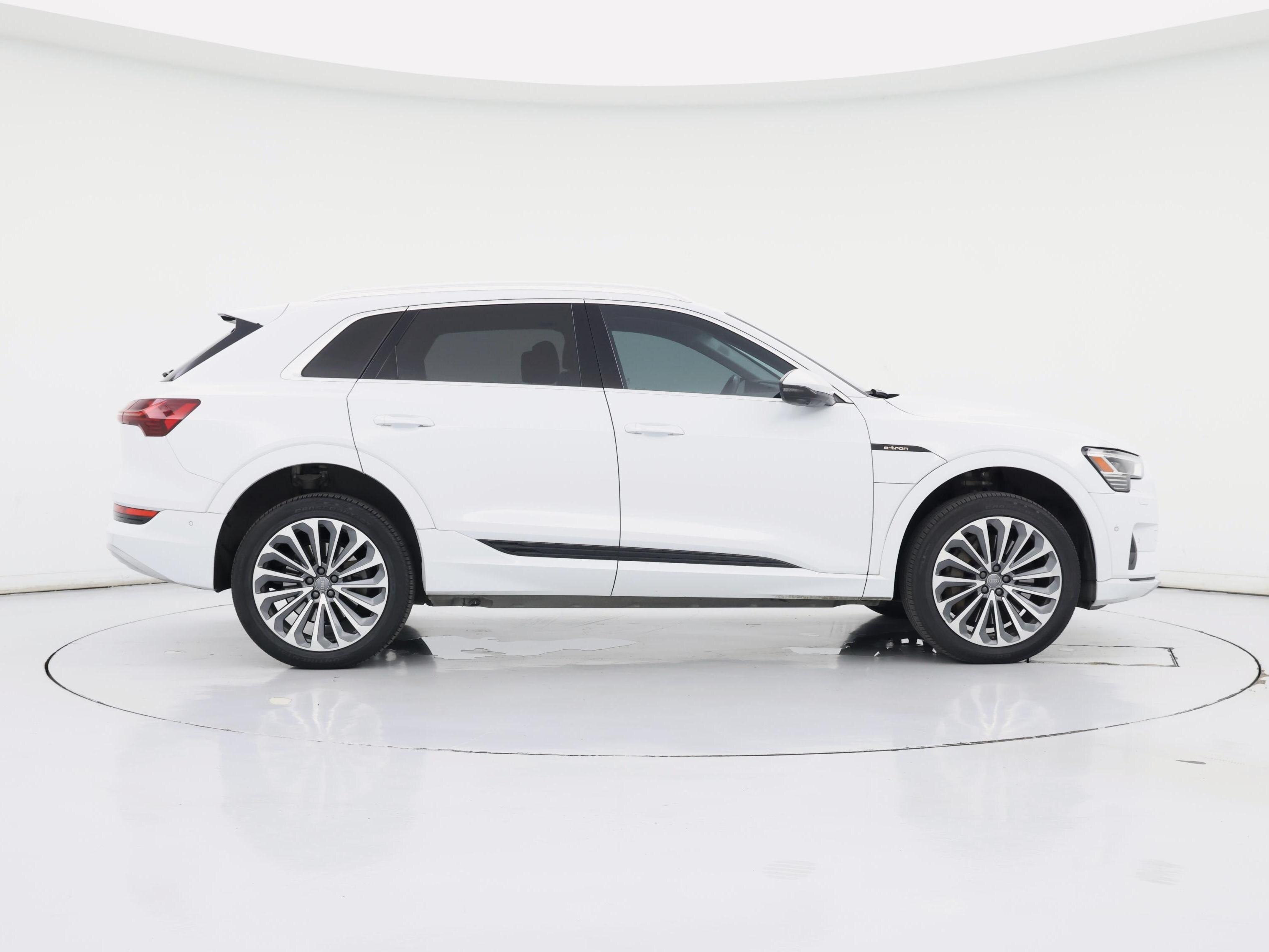 Thumbnail: 2019 Audi e-tron - 7