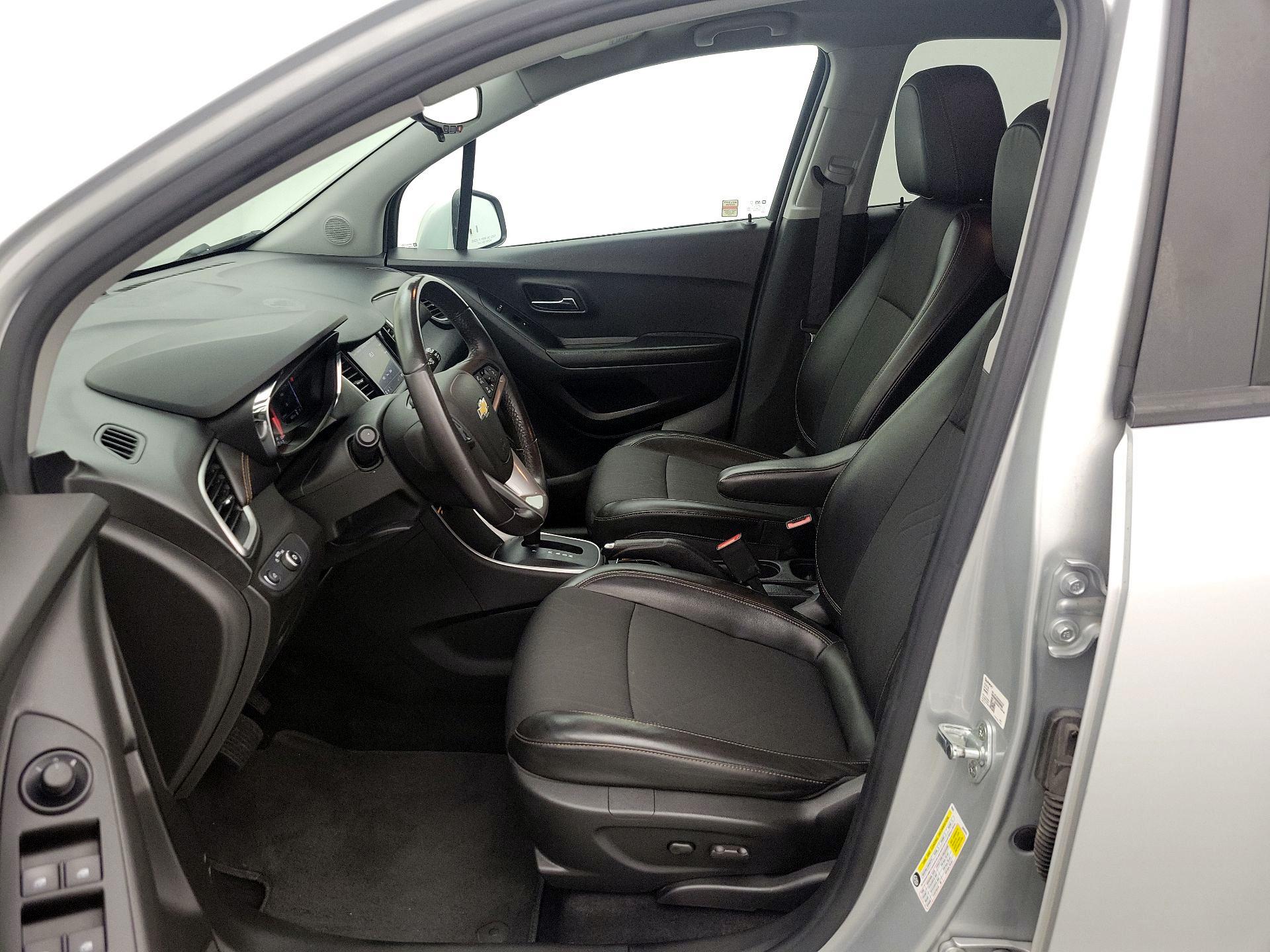 Thumbnail: 2022 Chevrolet Trax - 11