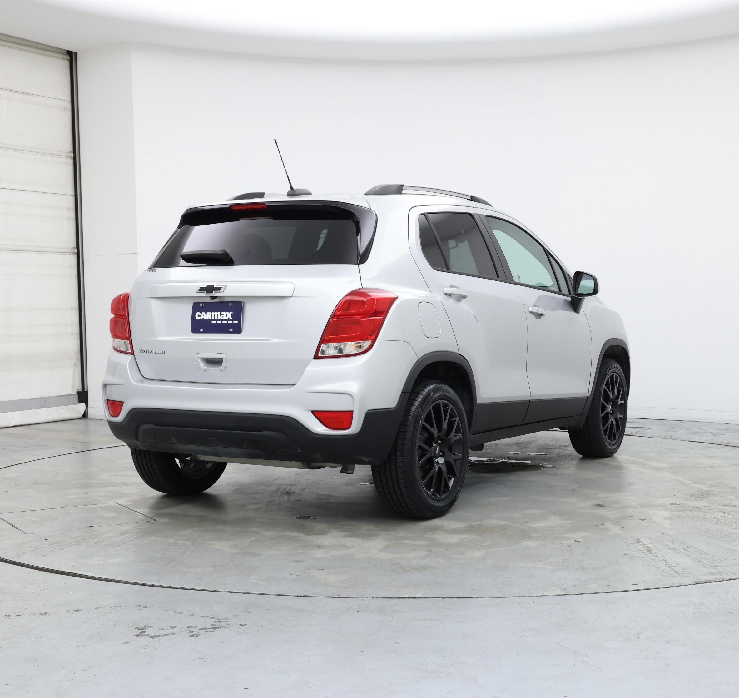 Thumbnail: 2022 Chevrolet Trax - 8