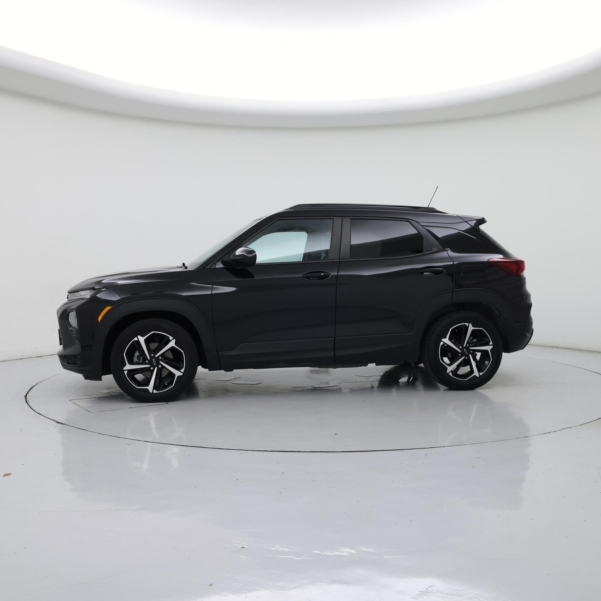 Thumbnail: 2023 Chevrolet TrailBlazer - 3