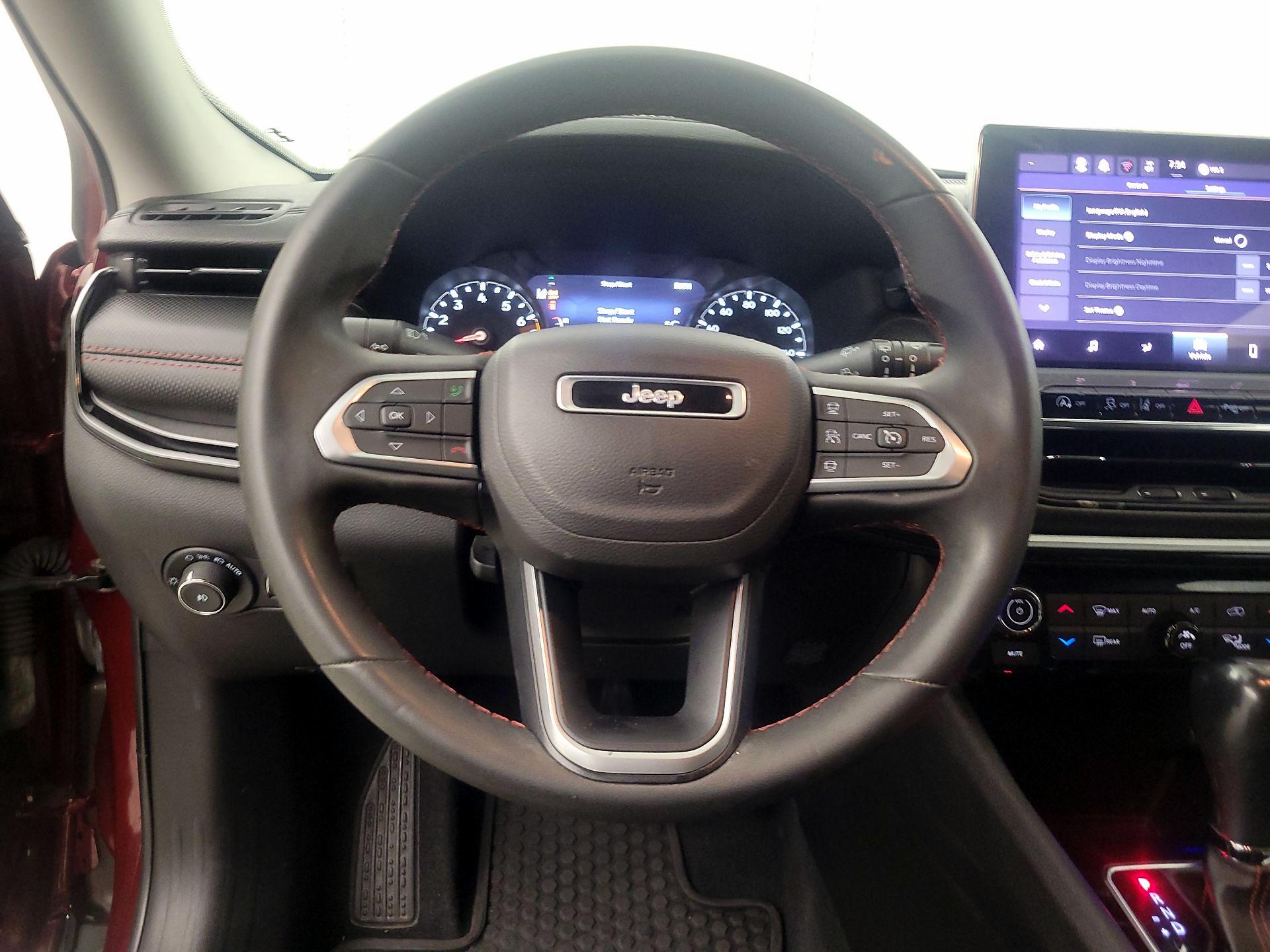 Thumbnail: 2022 Jeep Compass - 10
