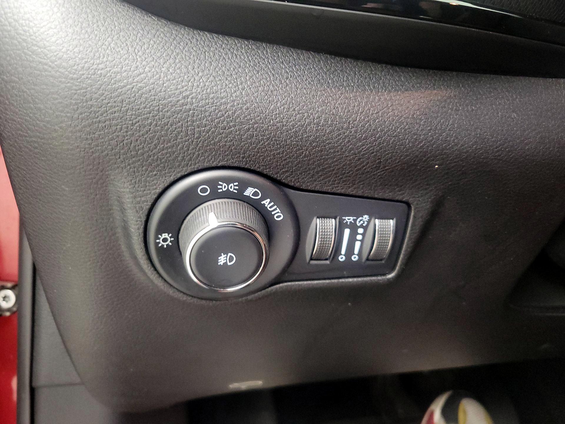 Thumbnail: 2022 Jeep Compass - 13