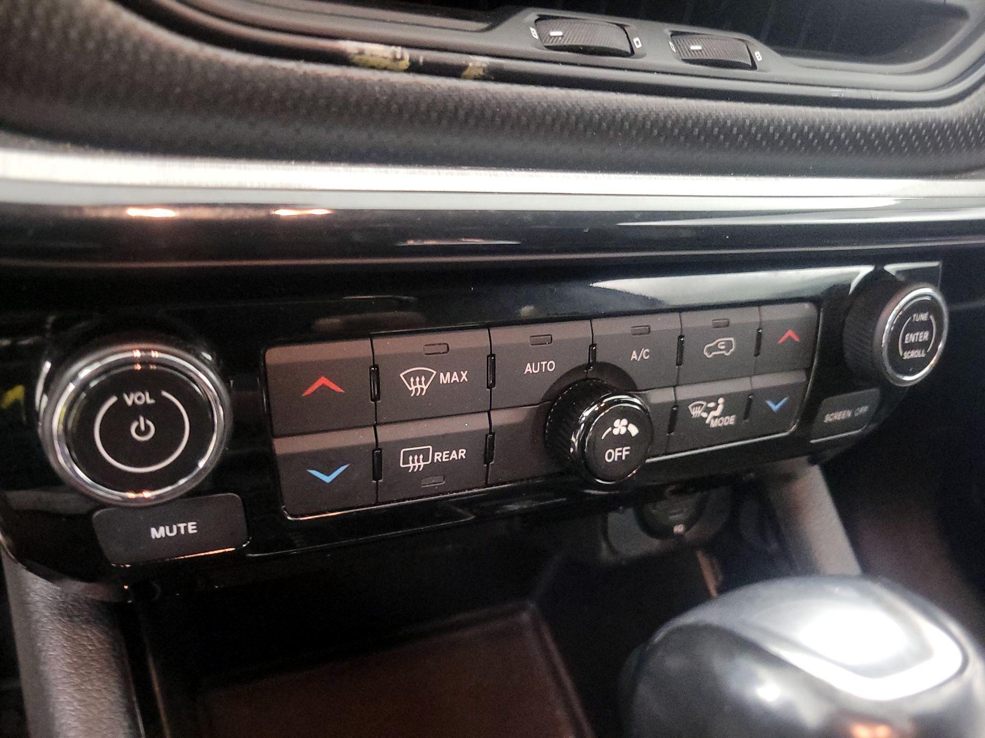 Thumbnail: 2022 Jeep Compass - 16