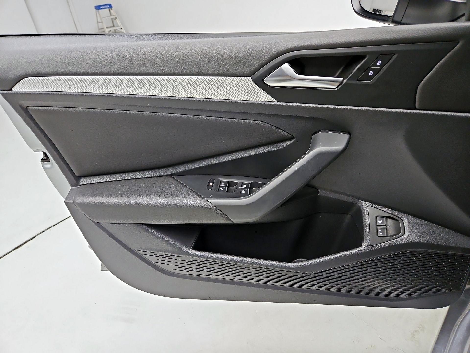 Thumbnail: 2021 Volkswagen Jetta - 12