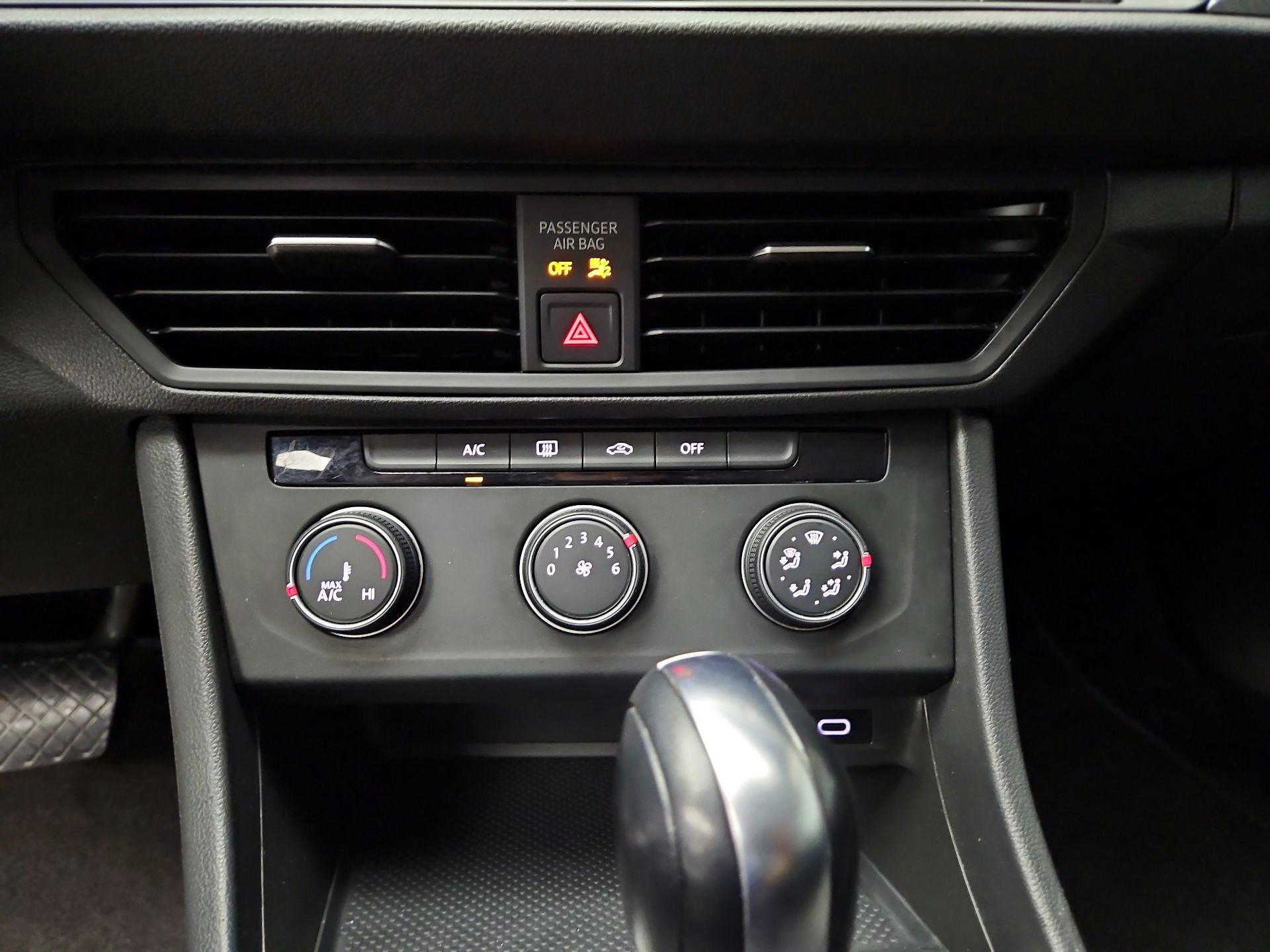 Thumbnail: 2021 Volkswagen Jetta - 16
