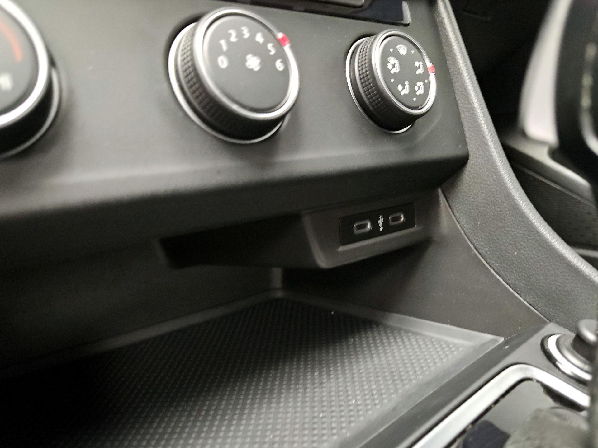 Thumbnail: 2021 Volkswagen Jetta - 18