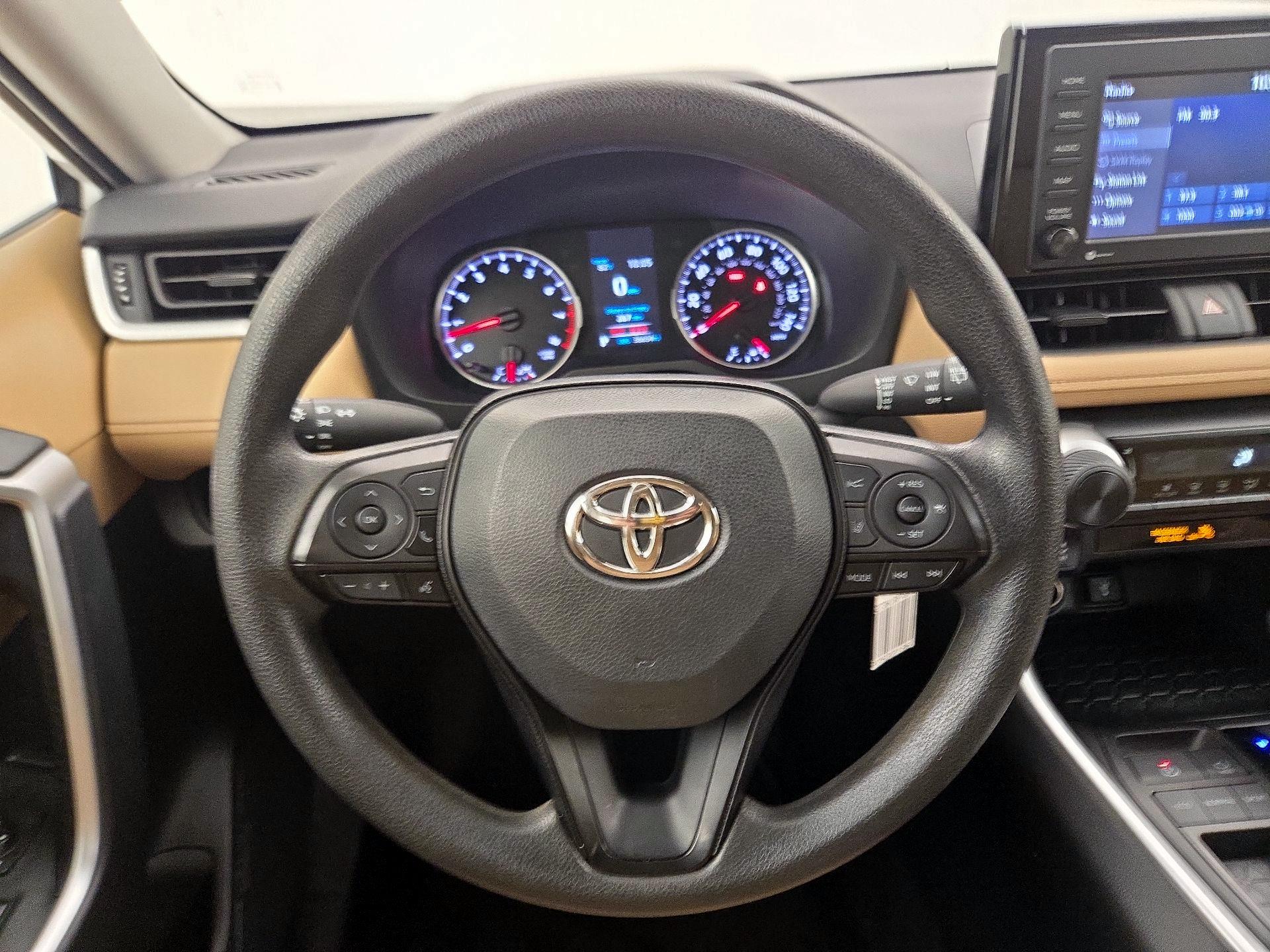 Thumbnail: 2022 Toyota RAV4 - 10