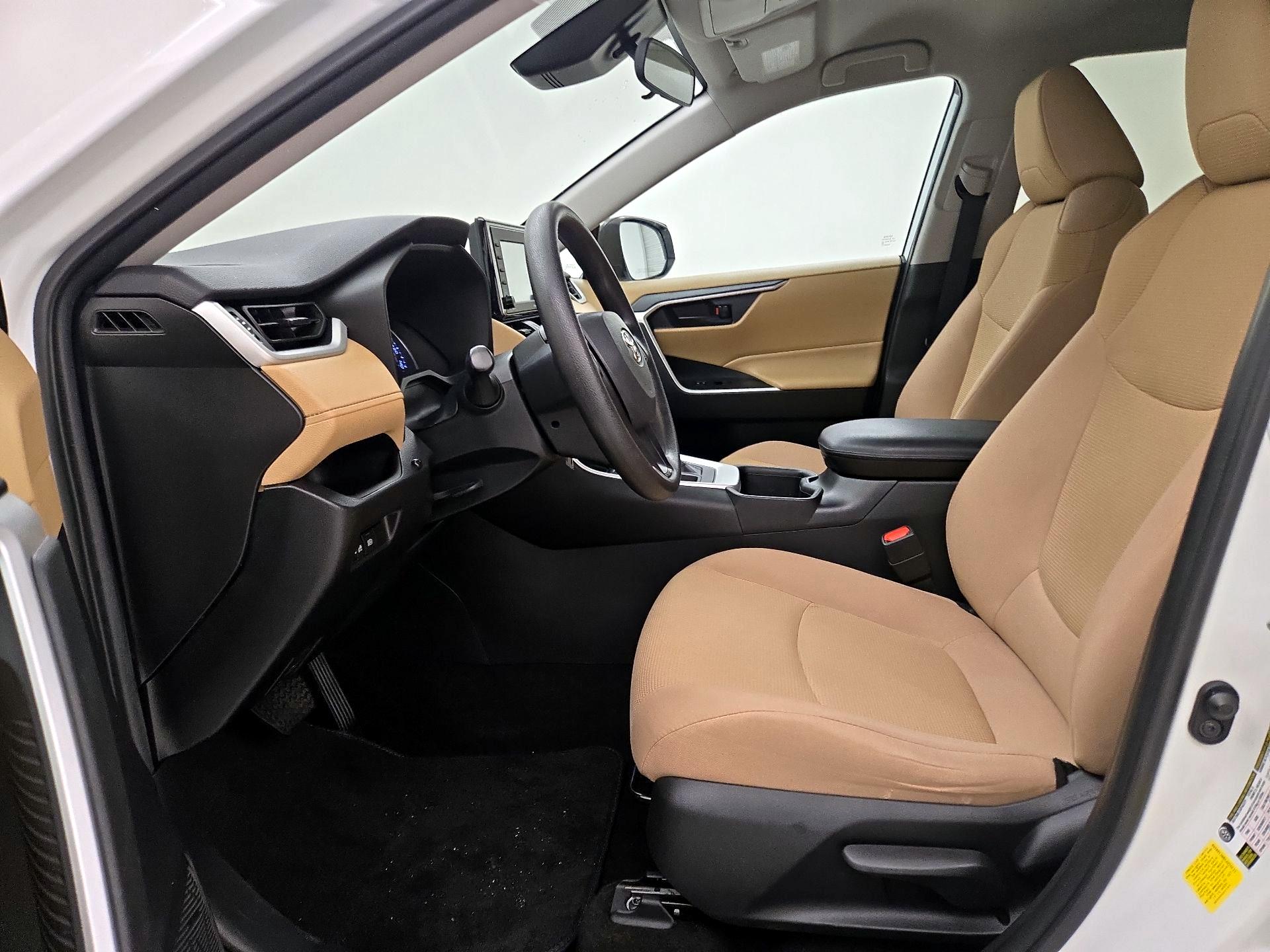 Thumbnail: 2022 Toyota RAV4 - 11