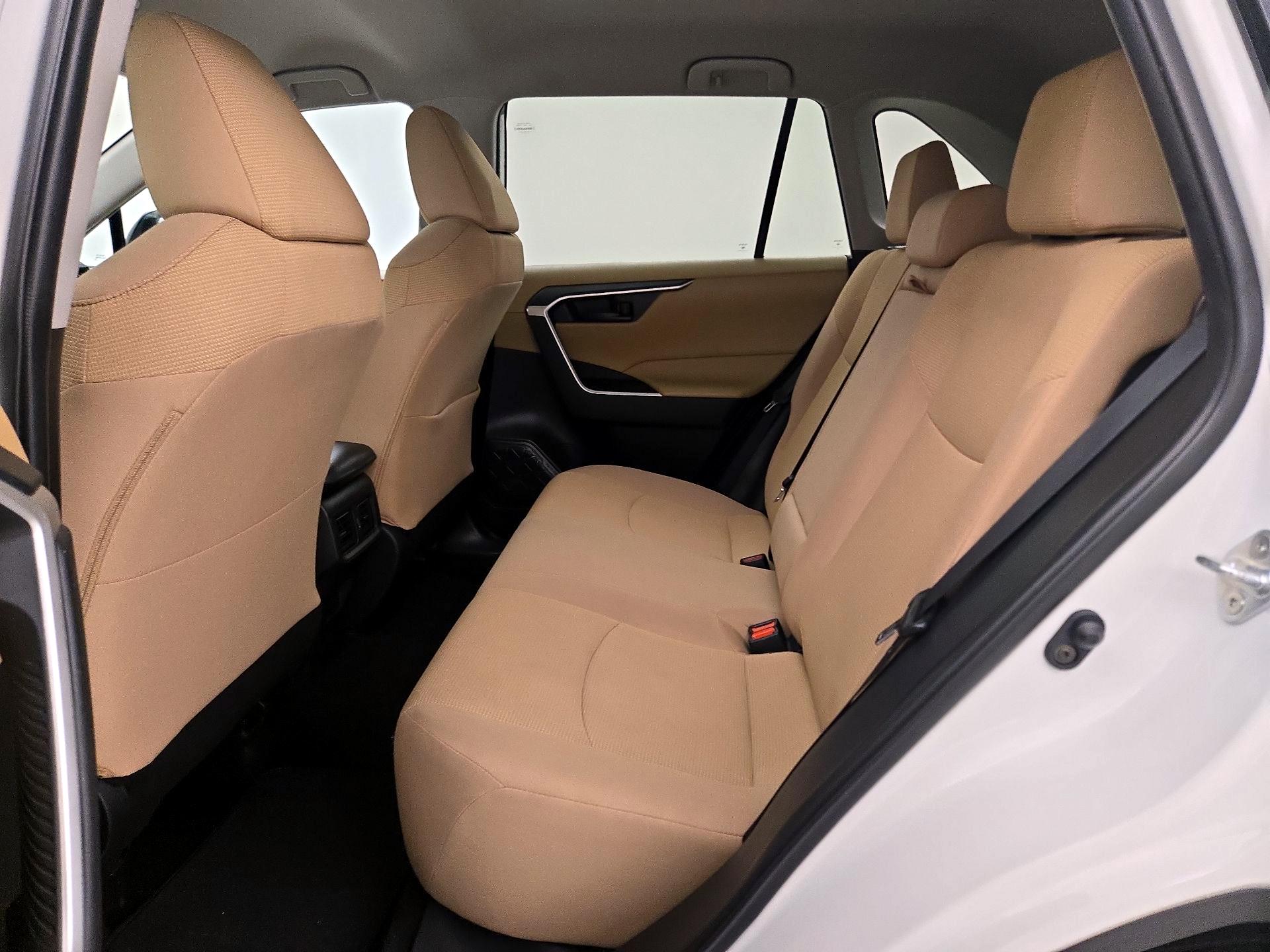Thumbnail: 2022 Toyota RAV4 - 19