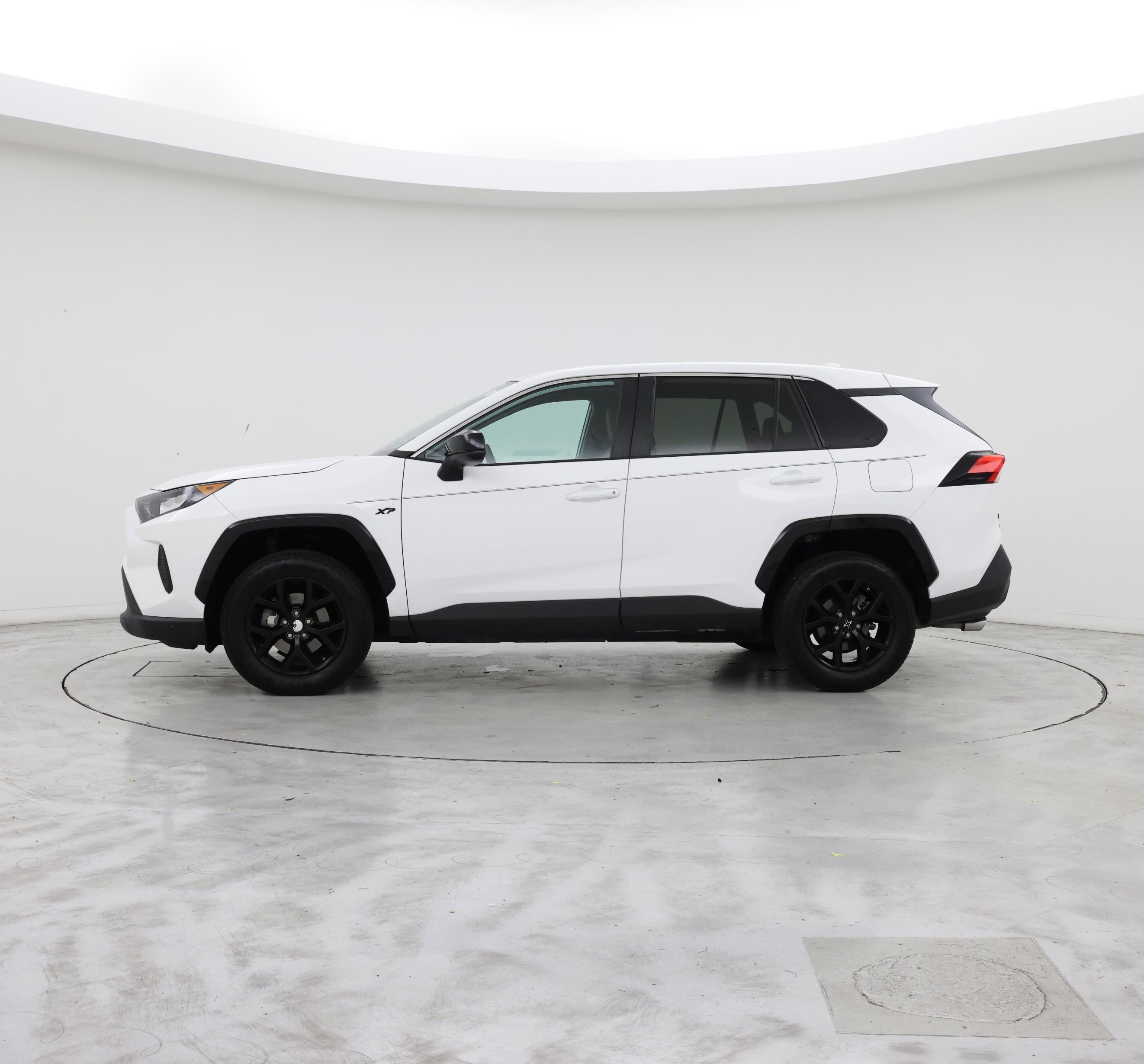 Thumbnail: 2022 Toyota RAV4 - 3