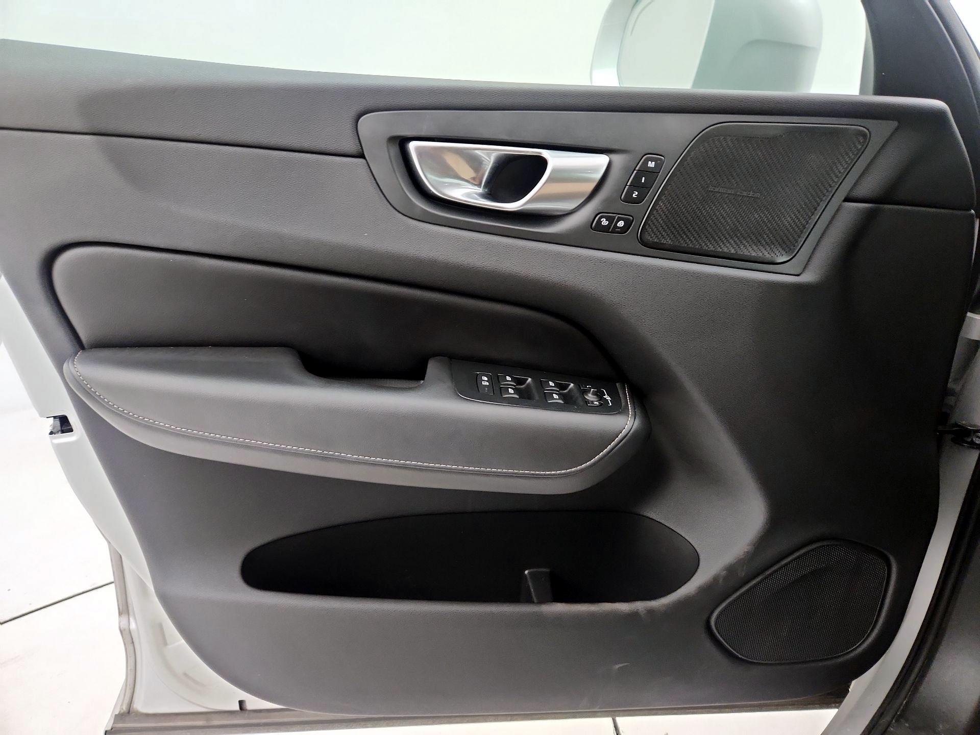 Thumbnail: 2021 Volvo XC60 - 12