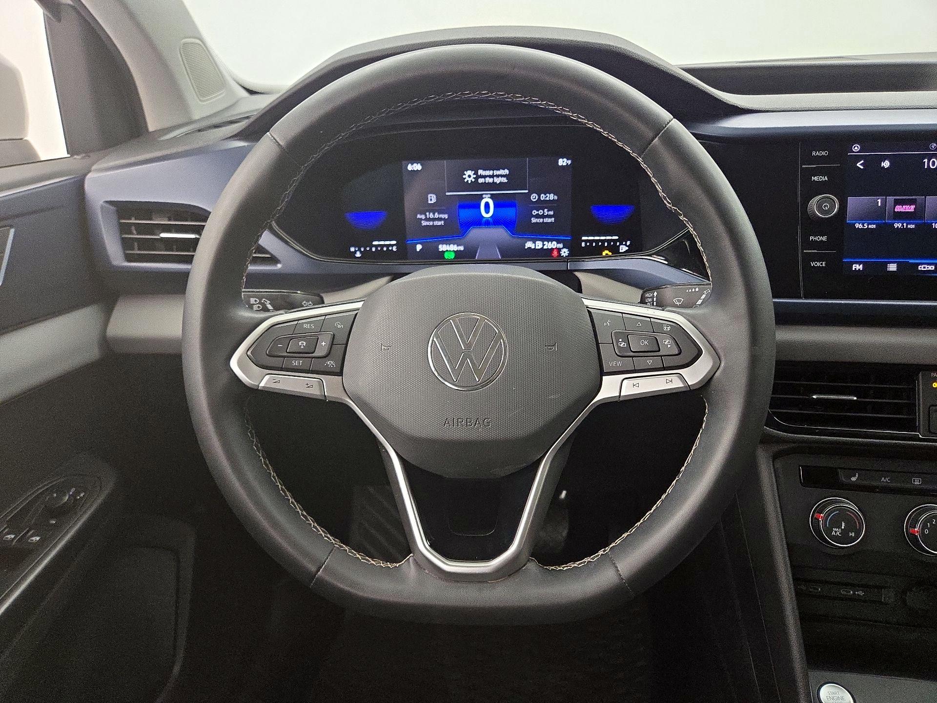 Thumbnail: 2022 Volkswagen Taos - 10