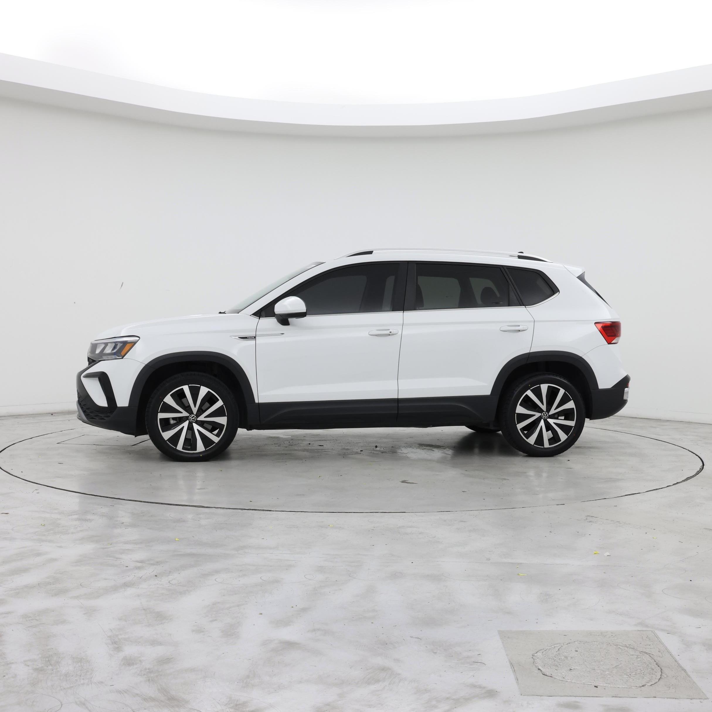 Thumbnail: 2022 Volkswagen Taos - 3