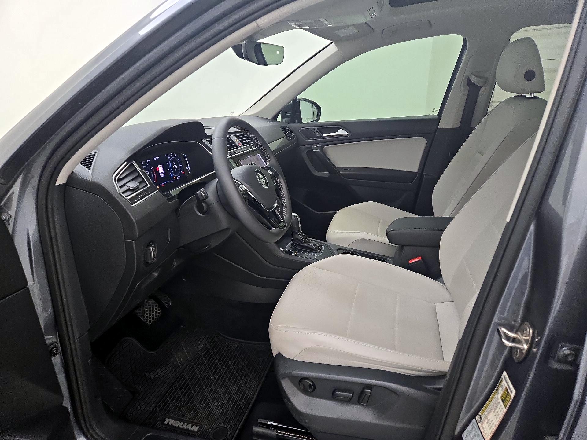 Thumbnail: 2021 Volkswagen Tiguan - 11