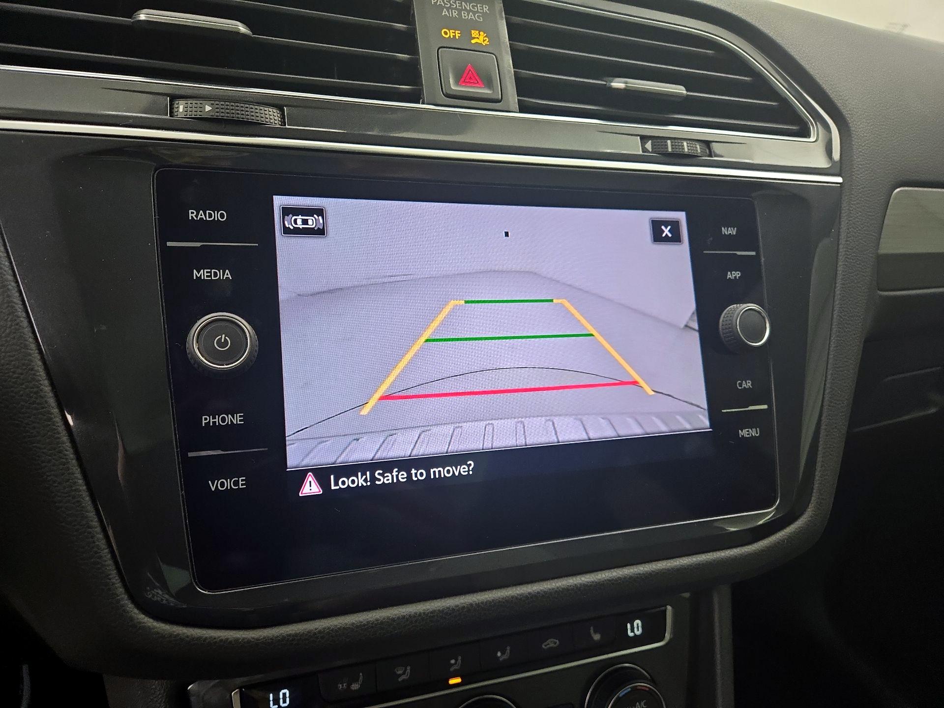 Thumbnail: 2021 Volkswagen Tiguan - 15