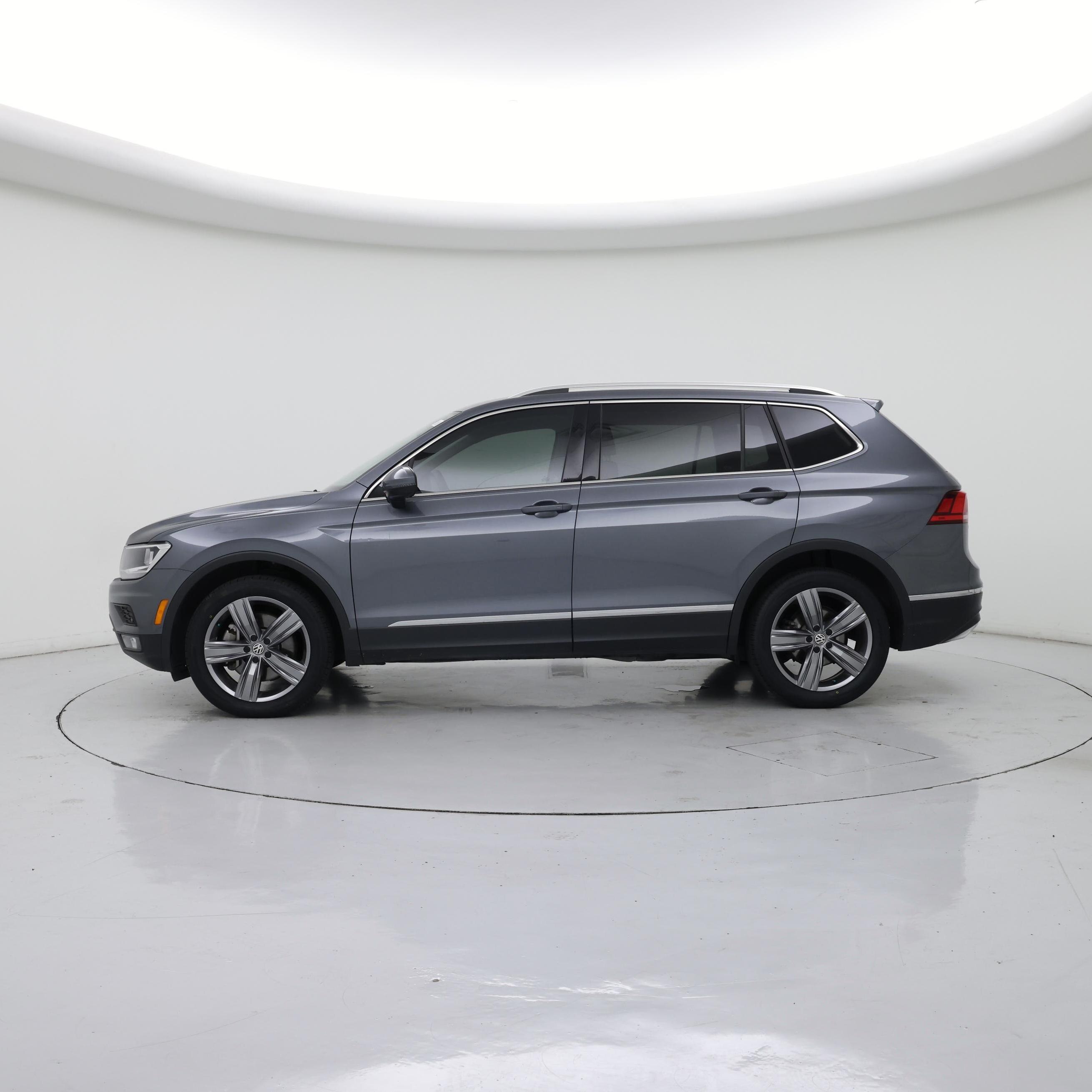 Thumbnail: 2021 Volkswagen Tiguan - 3