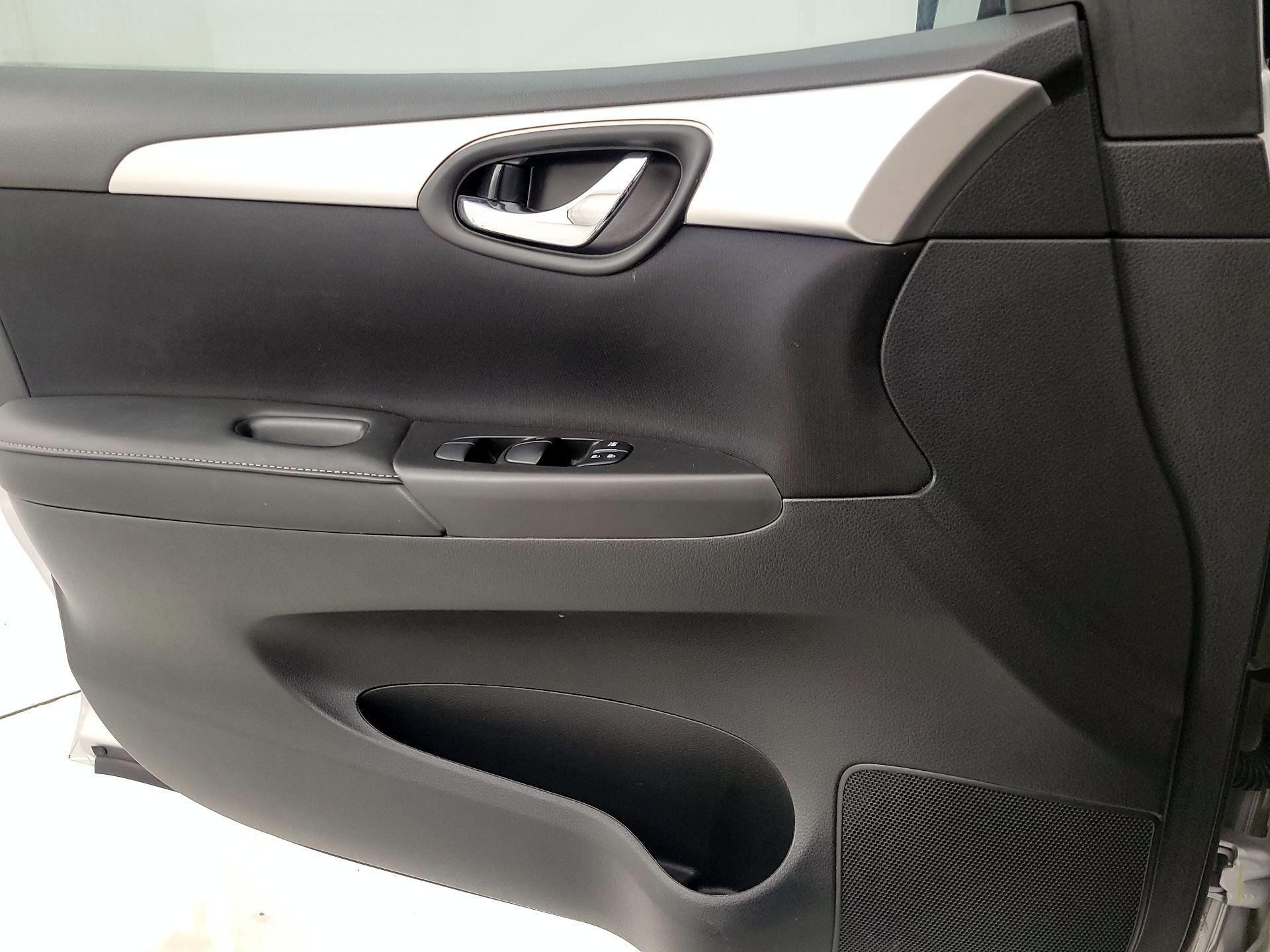 Thumbnail: 2019 Nissan Sentra - 12