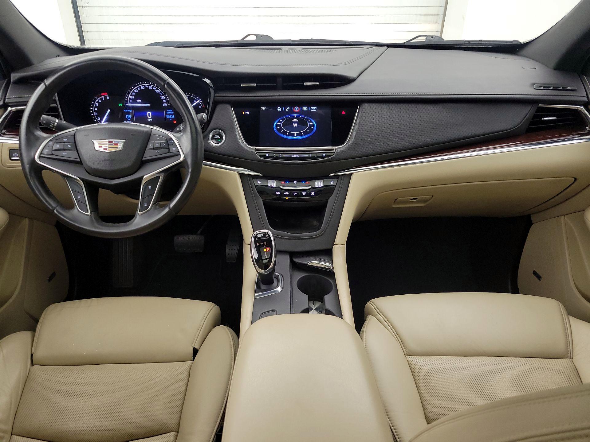 Thumbnail: 2017 Cadillac XT5 - 9