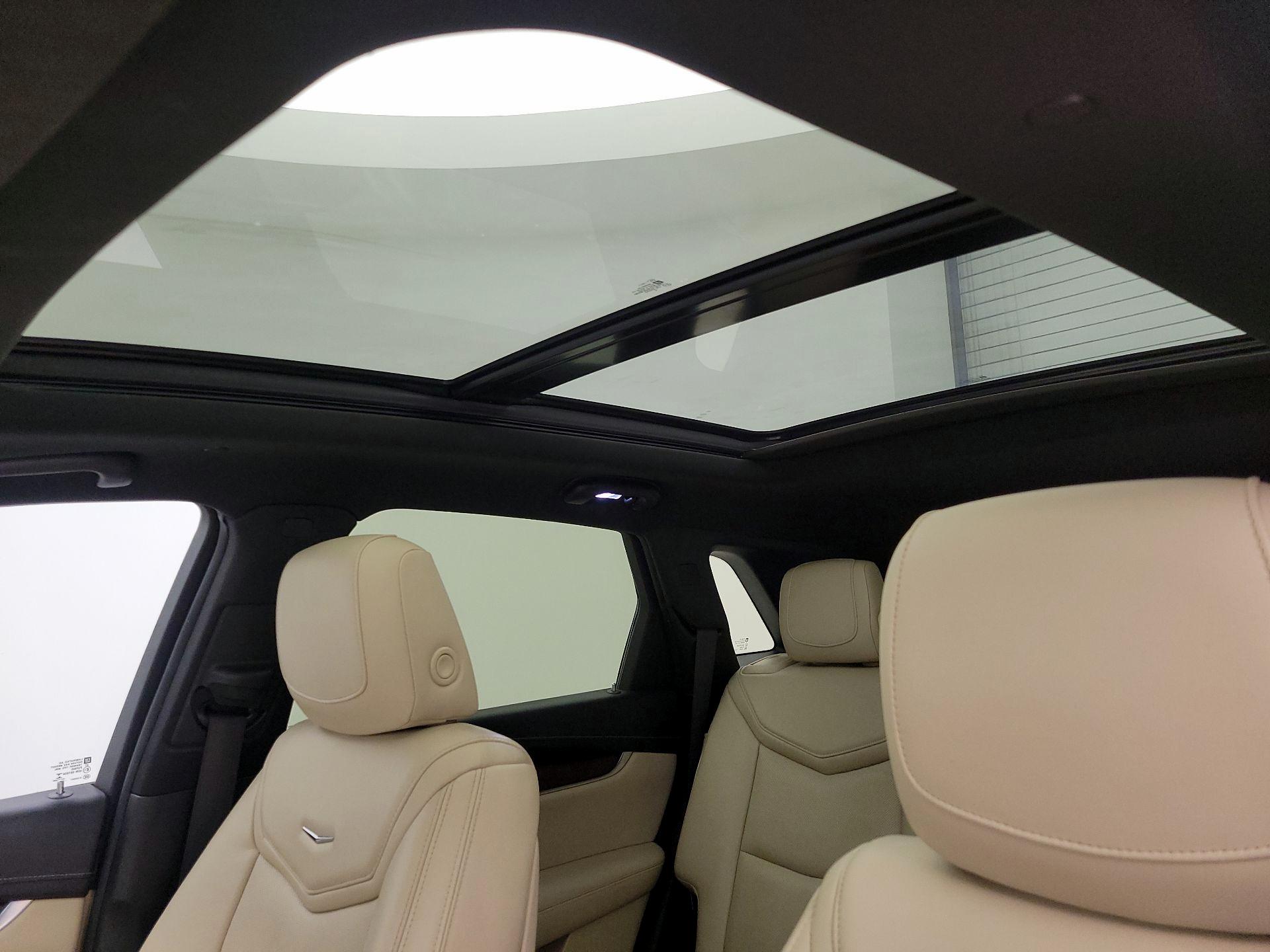 Thumbnail: 2017 Cadillac XT5 - 19