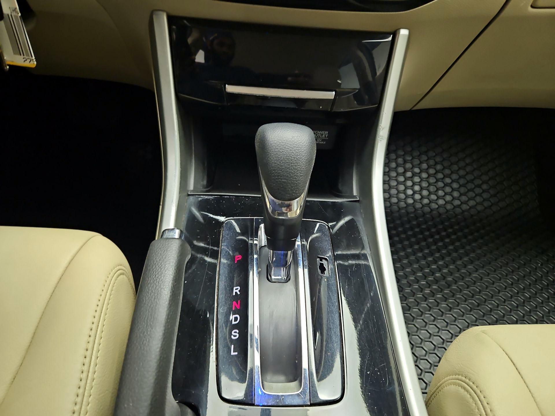 Thumbnail: 2016 Honda Accord - 16
