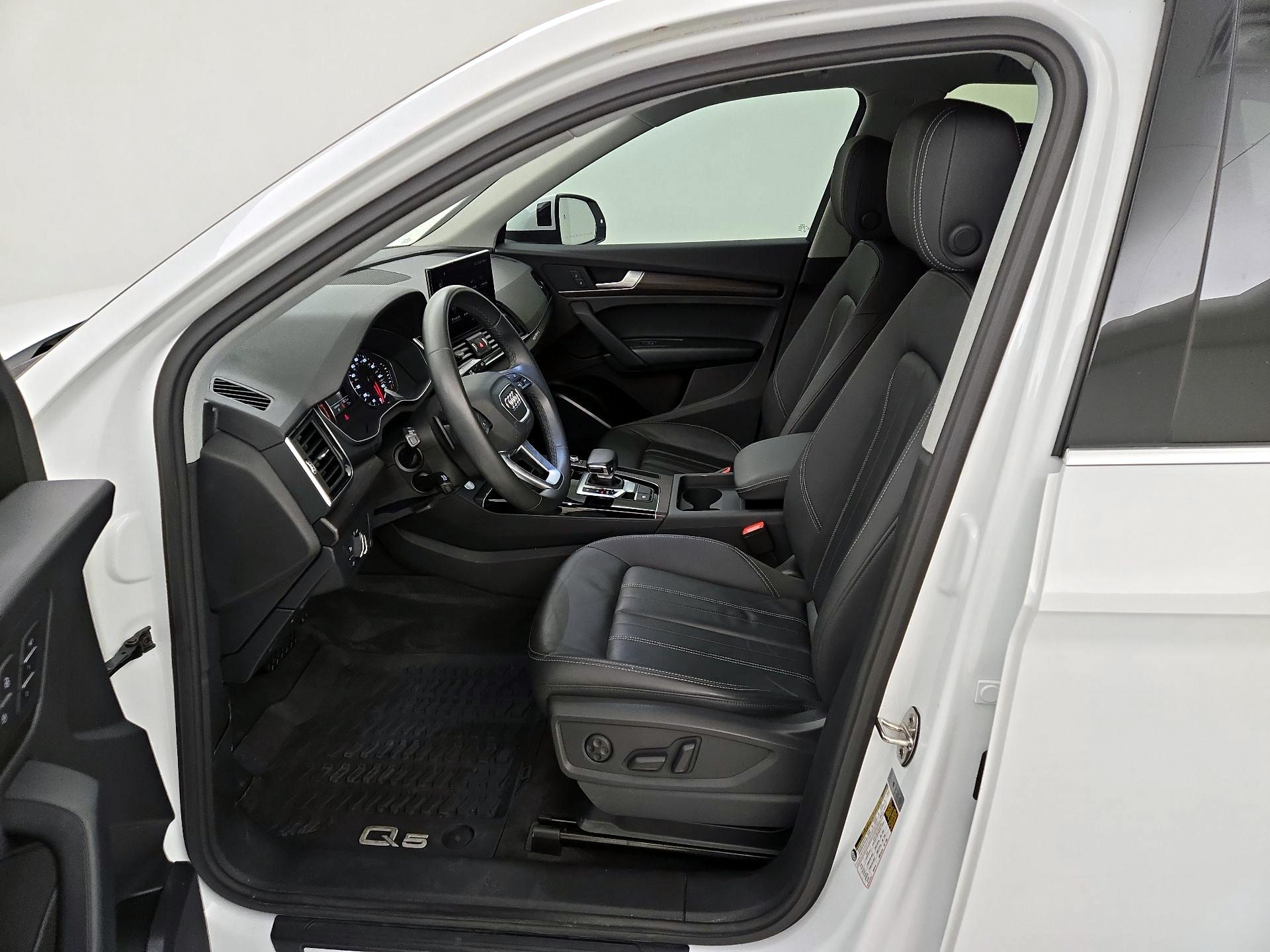 Thumbnail: 2023 Audi Q5 - 11