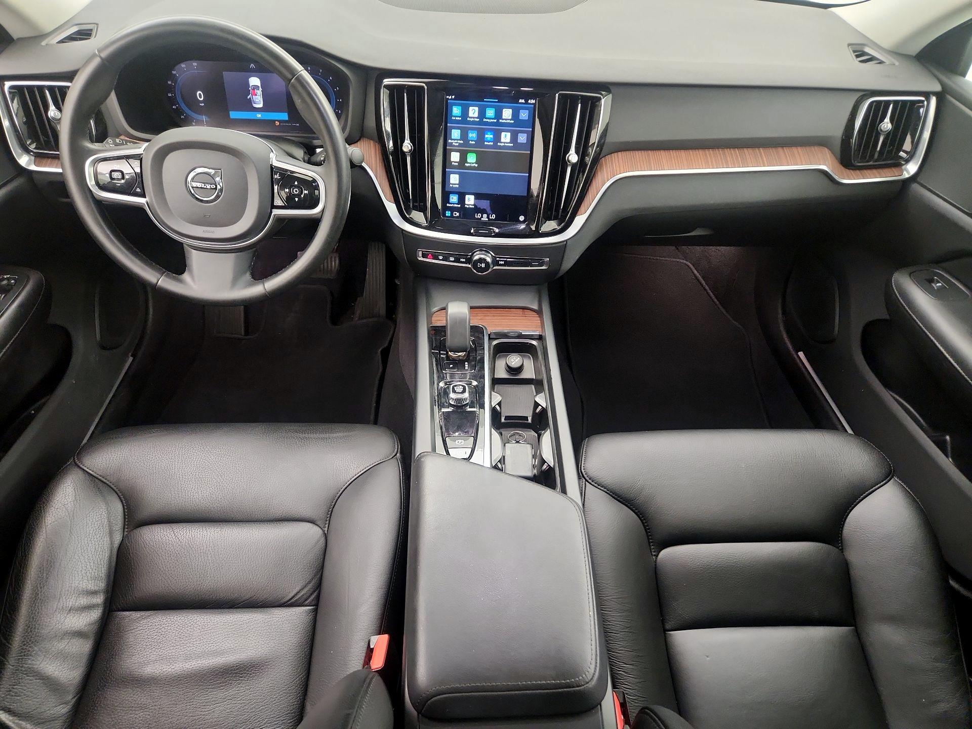 Thumbnail: 2023 Volvo S60 - 9