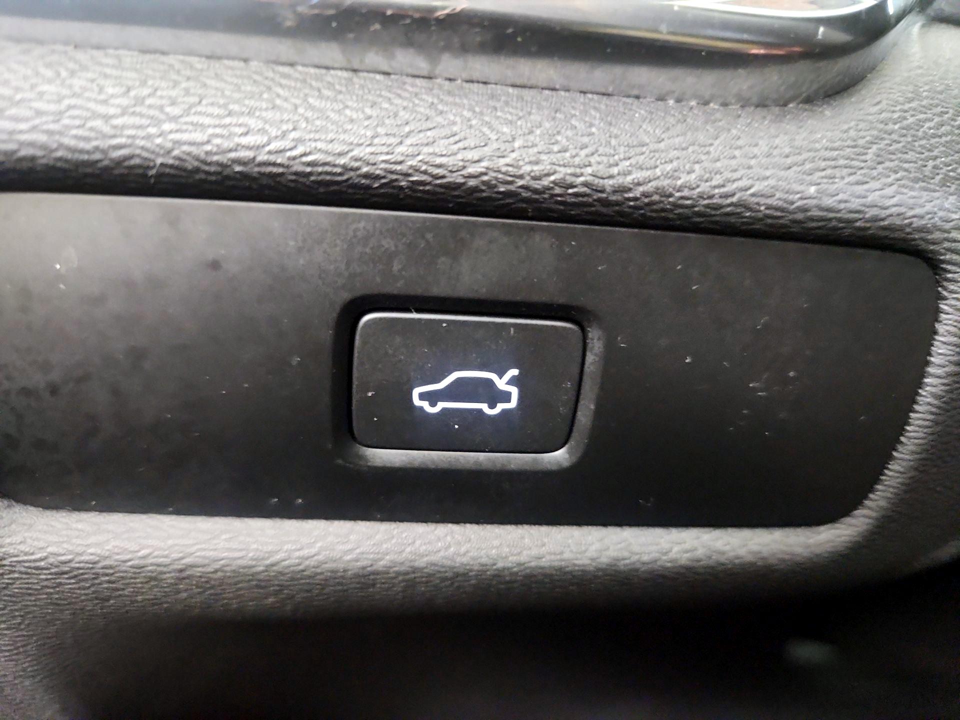 Thumbnail: 2023 Volvo S60 - 13