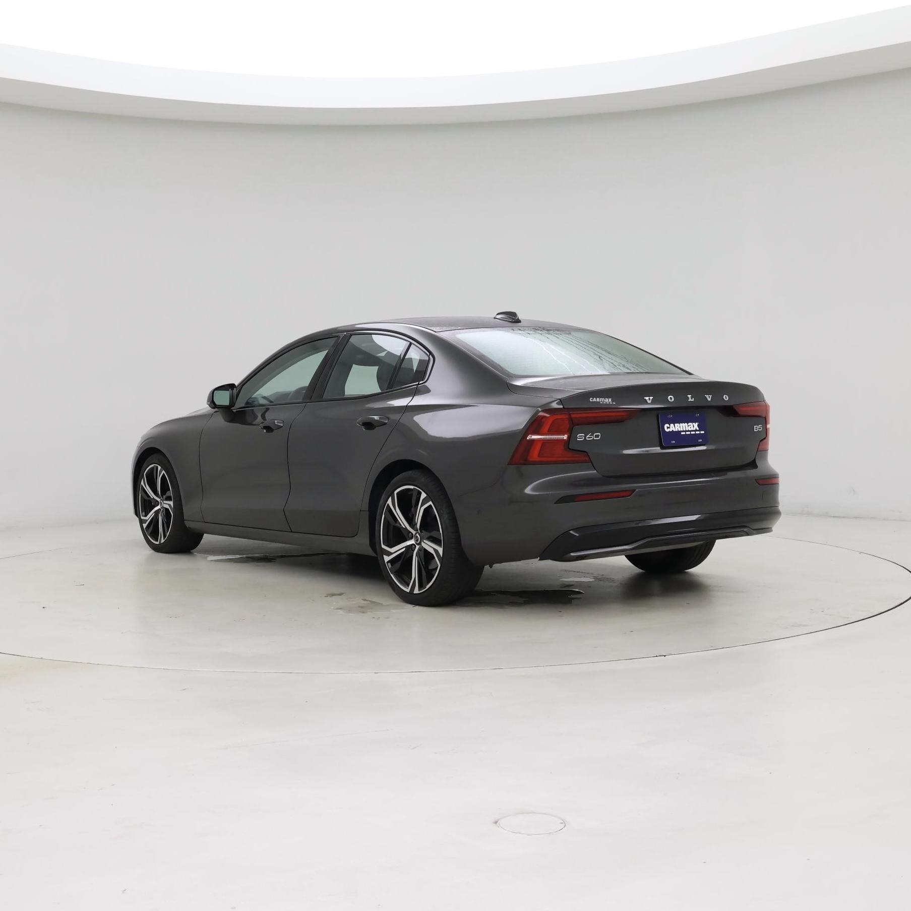 Thumbnail: 2023 Volvo S60 - 2