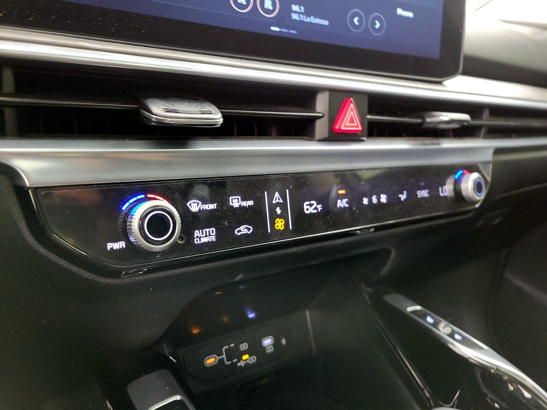 Thumbnail: 2025 Kia Sorento - 16