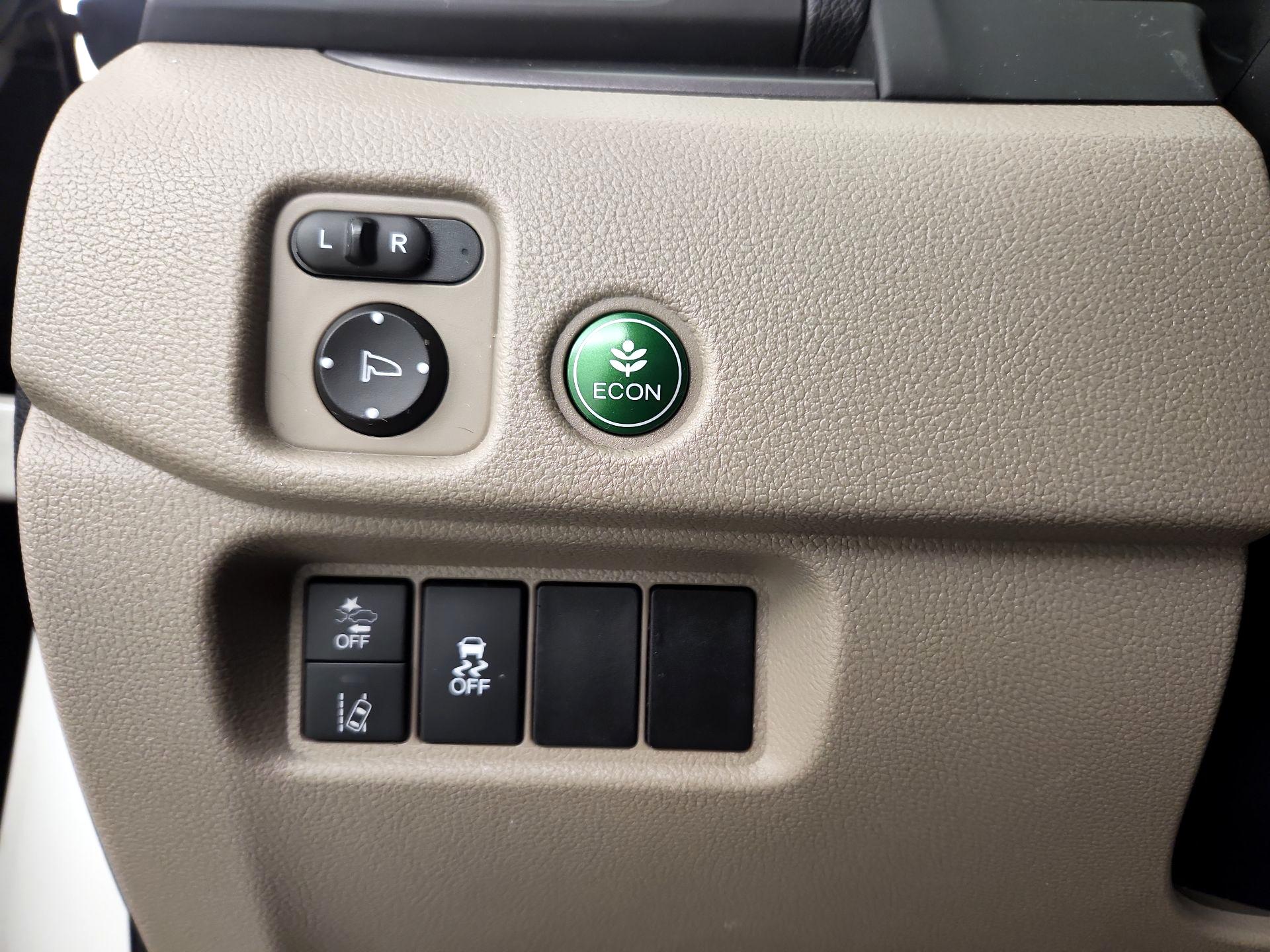 Thumbnail: 2019 Honda Pilot - 13
