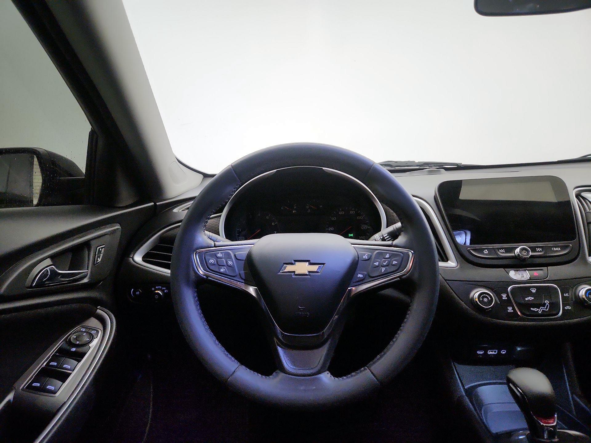 Thumbnail: 2021 Chevrolet Malibu - 10