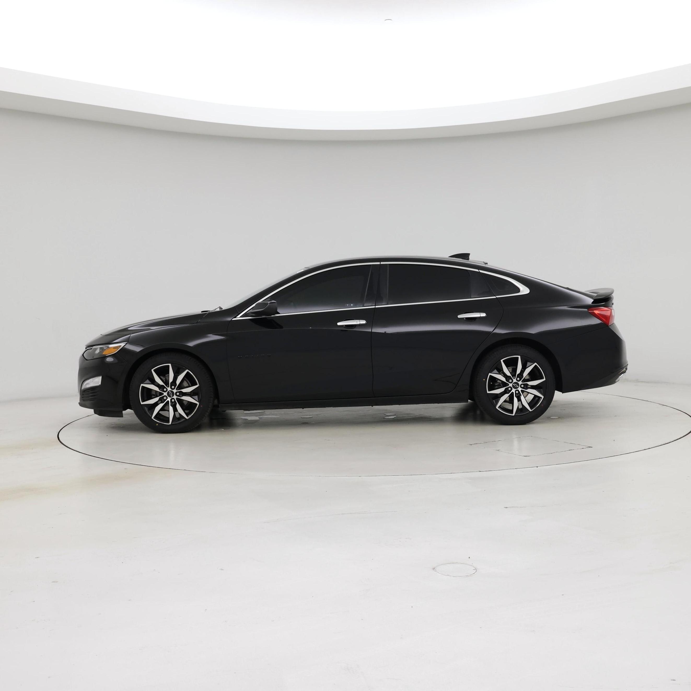 Thumbnail: 2021 Chevrolet Malibu - 3