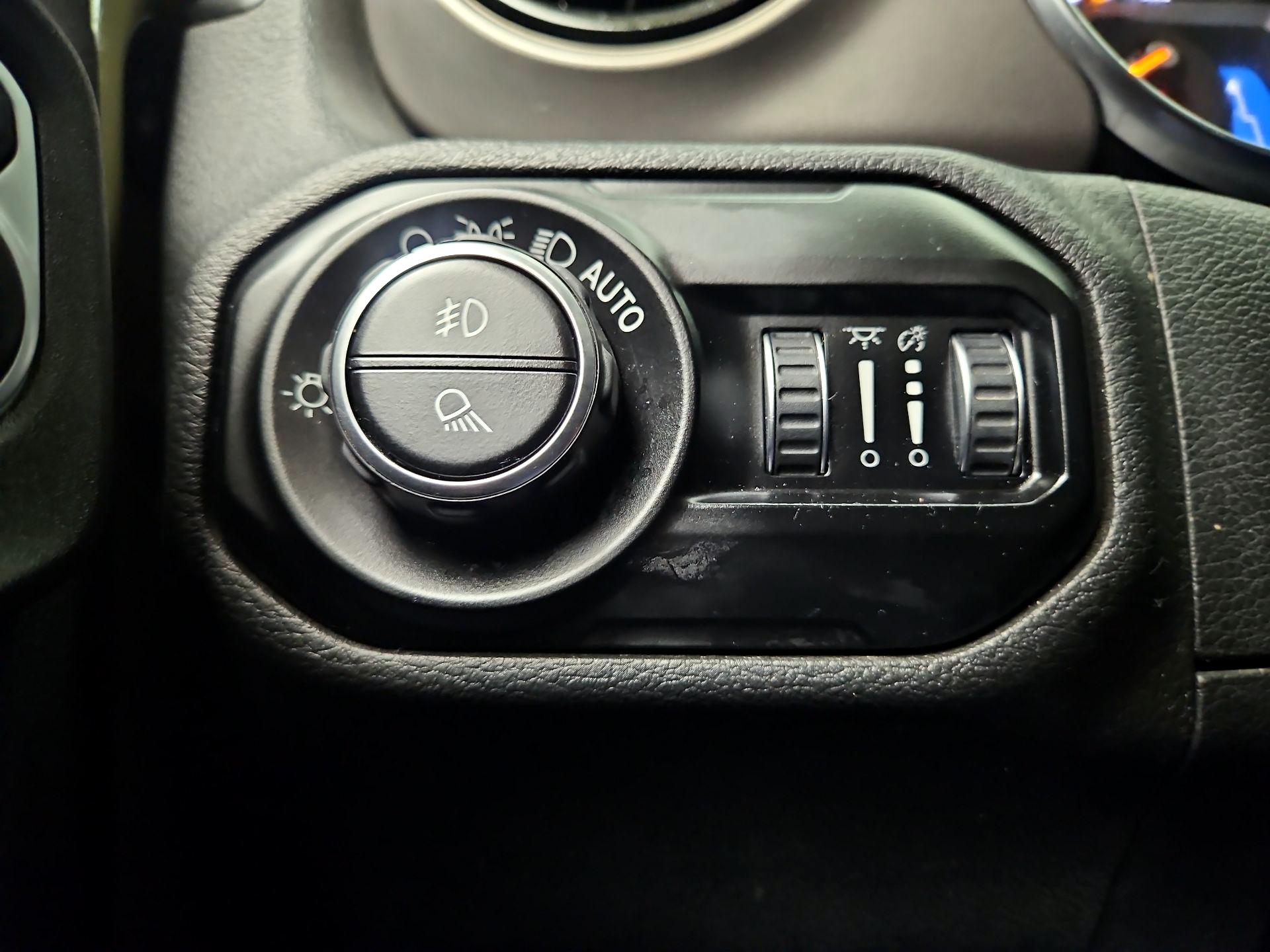 Thumbnail: 2020 Jeep Gladiator - 11