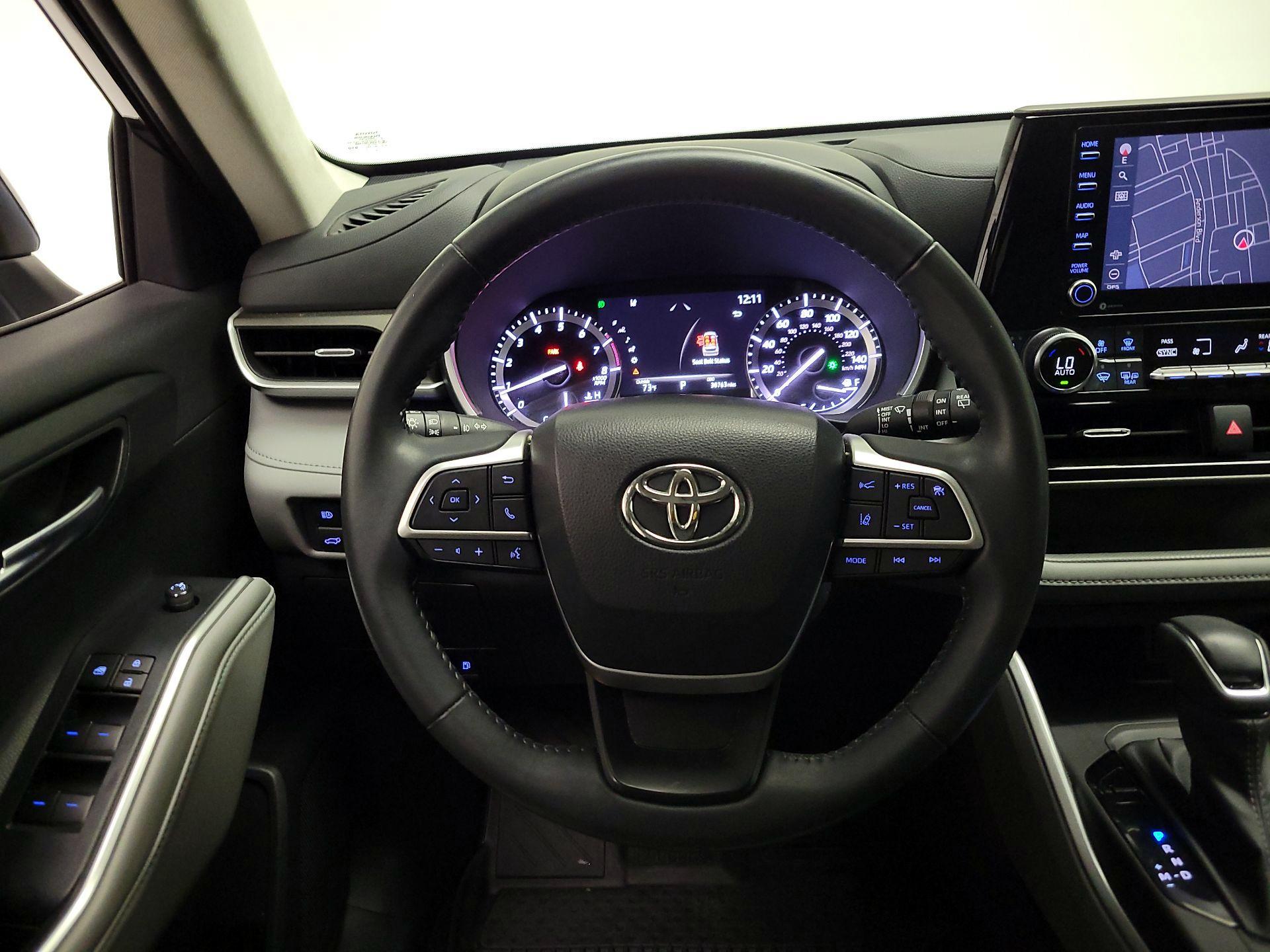 Thumbnail: 2022 Toyota Highlander - 10