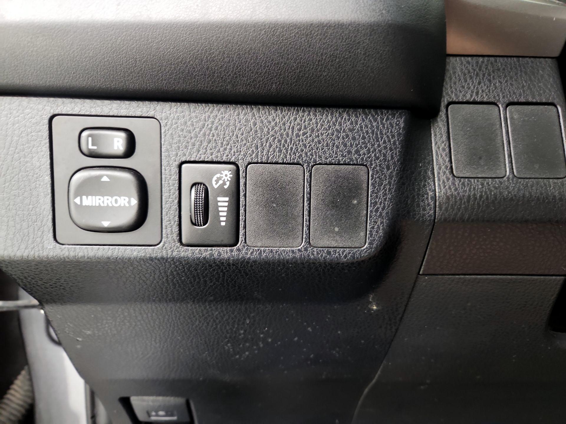 Thumbnail: 2016 Toyota RAV4 - 13