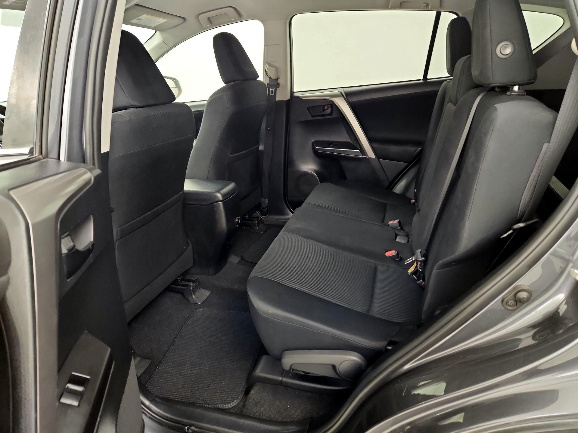 Thumbnail: 2016 Toyota RAV4 - 19