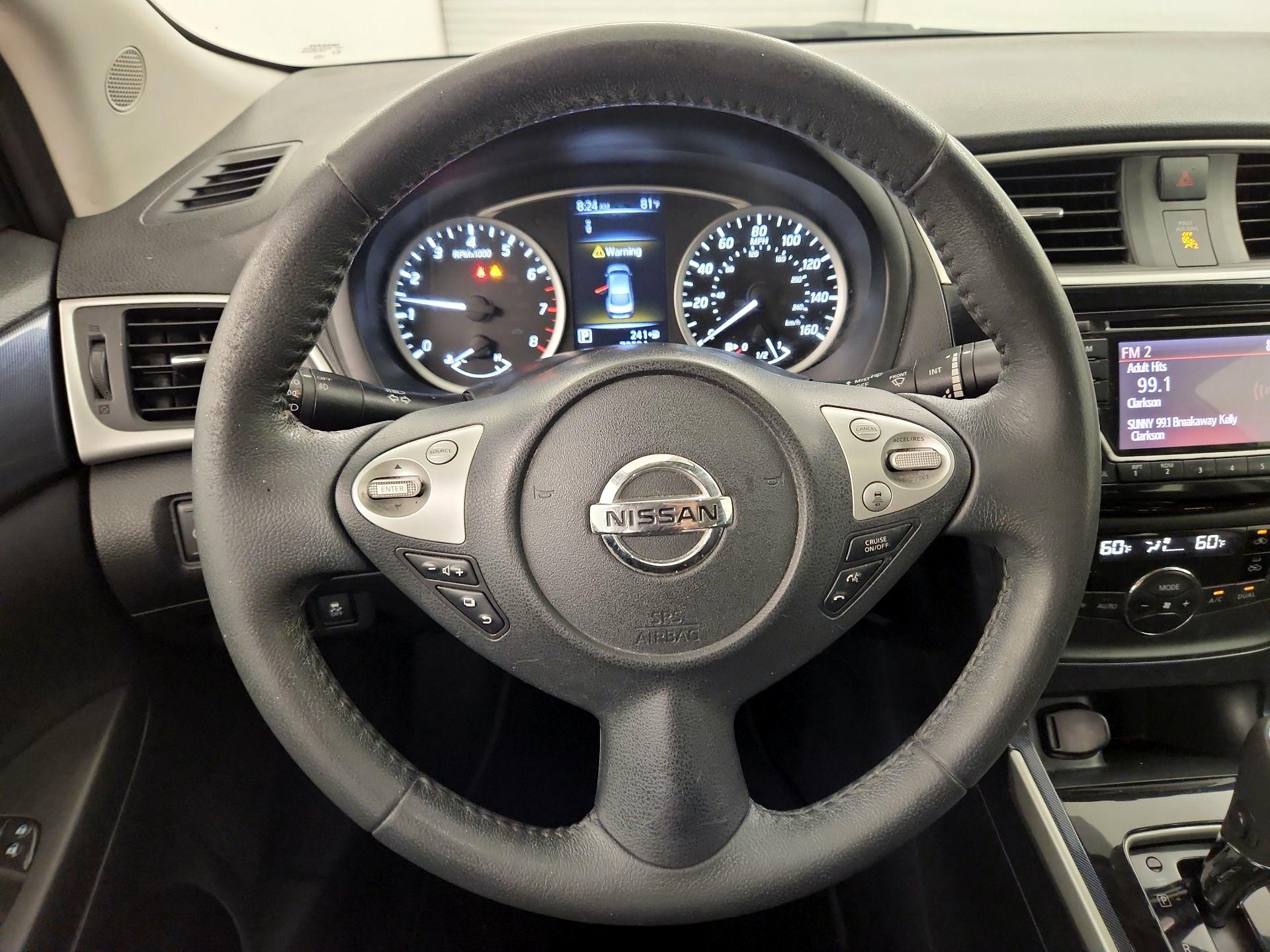 Thumbnail: 2018 Nissan Sentra - 10