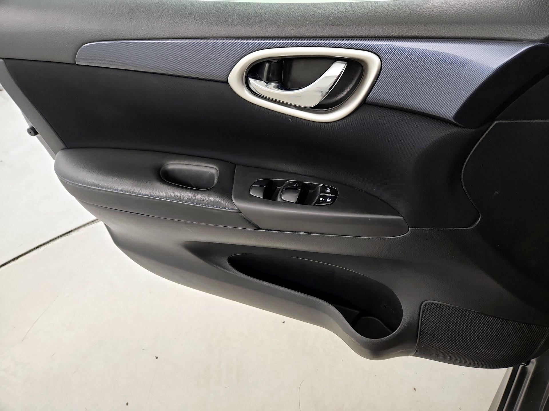 Thumbnail: 2018 Nissan Sentra - 12