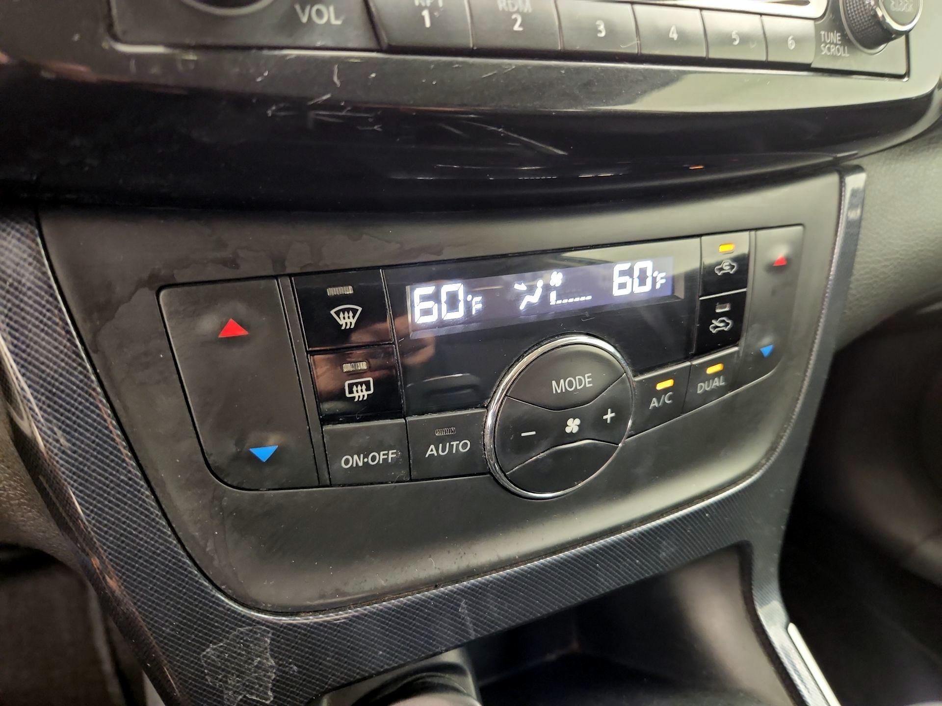 Thumbnail: 2018 Nissan Sentra - 16