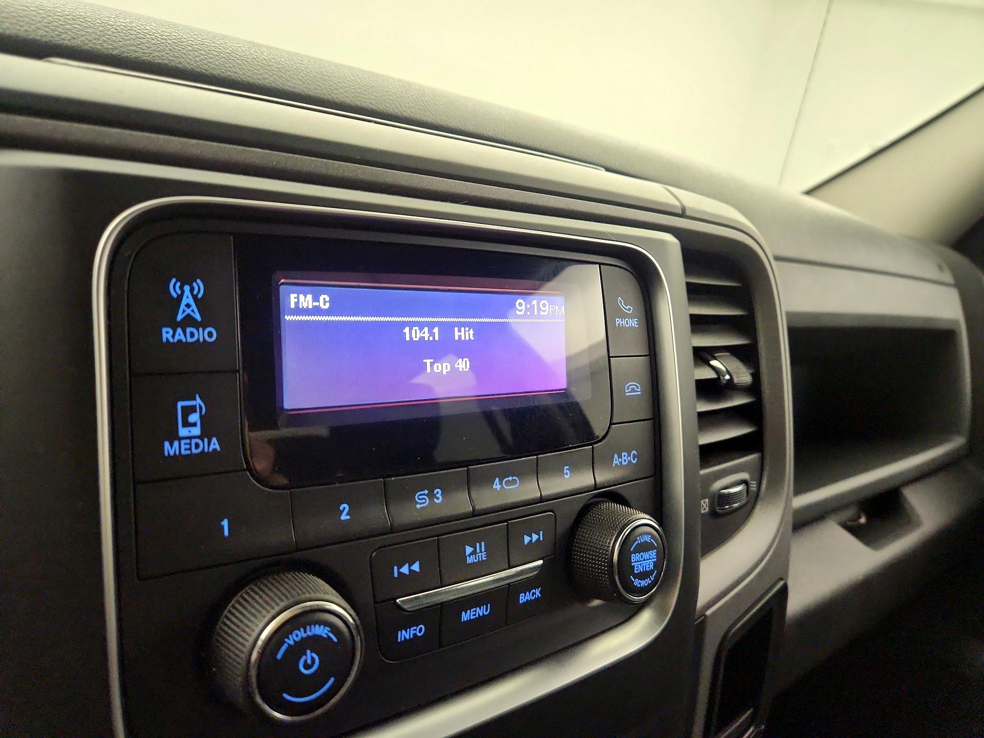 Thumbnail: 2019 RAM 1500 Classic - 15