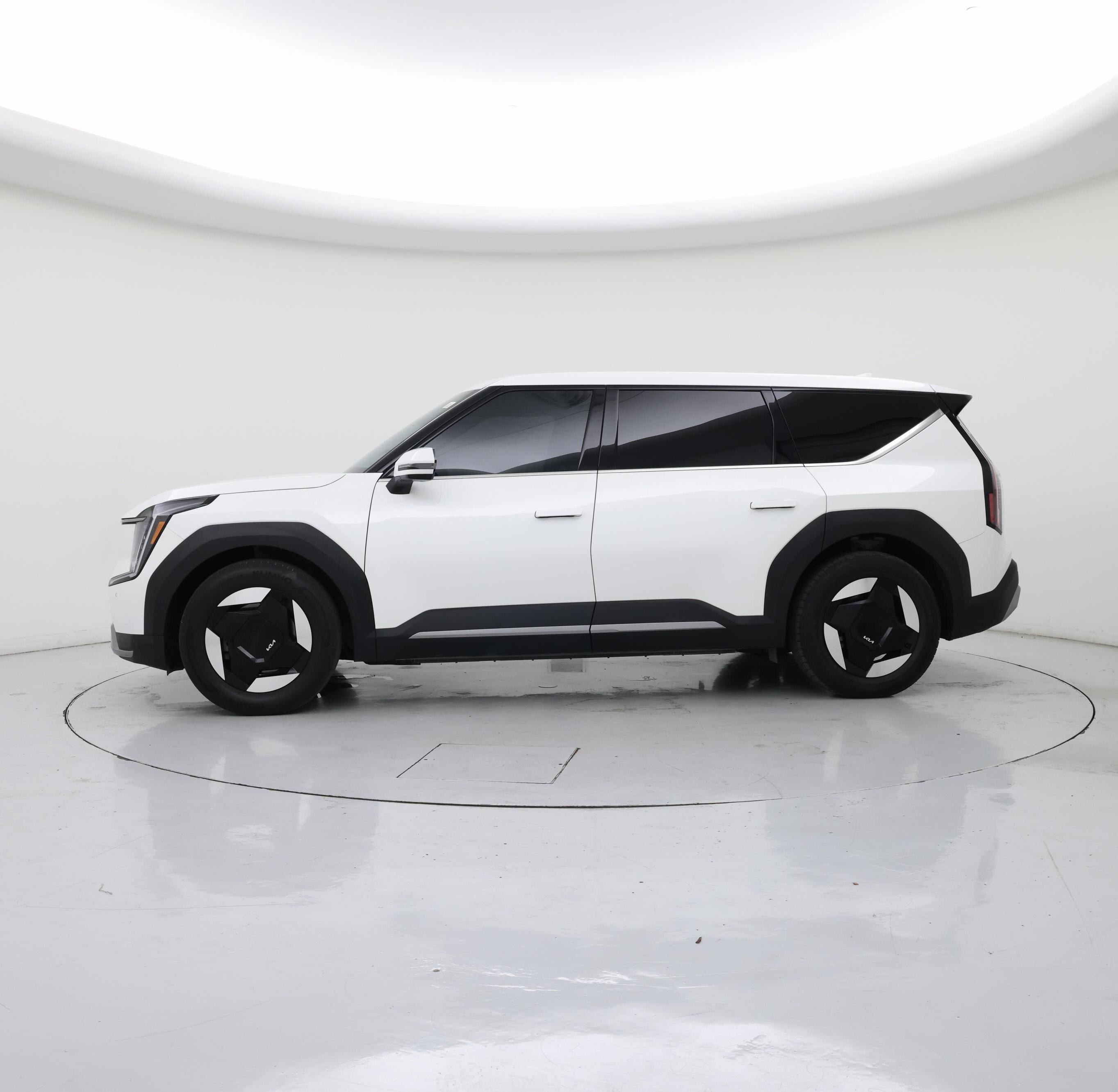 Thumbnail: 2024 Kia EV9 - 3