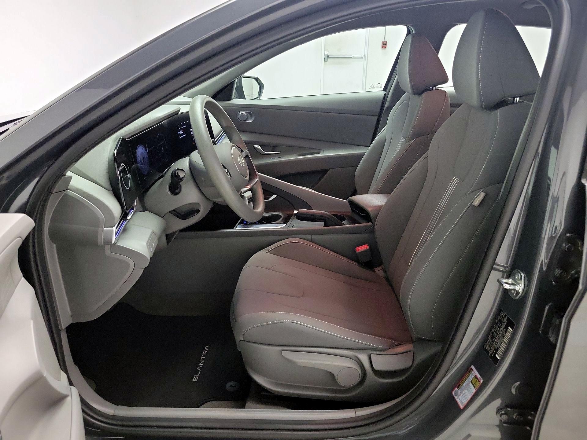 Thumbnail: 2024 Hyundai Elantra - 11