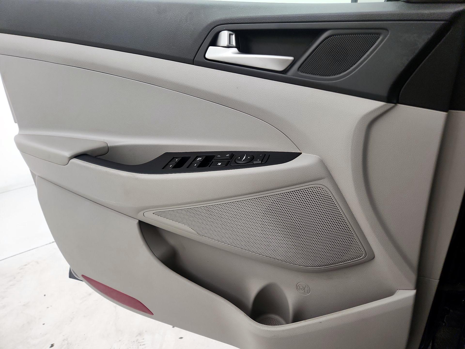 Thumbnail: 2019 Hyundai Tucson - 12
