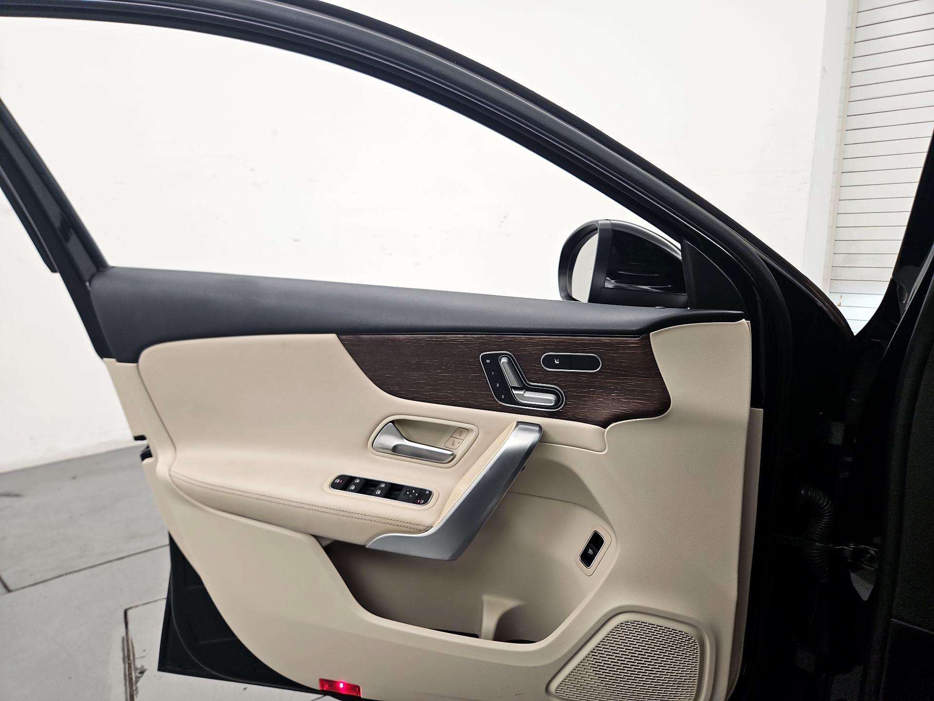 Thumbnail: 2019 Mercedes-Benz A-Class - 12