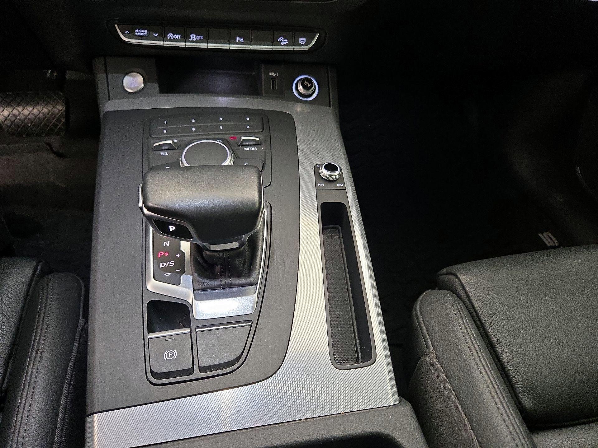 Thumbnail: 2020 Audi Q5 - 17