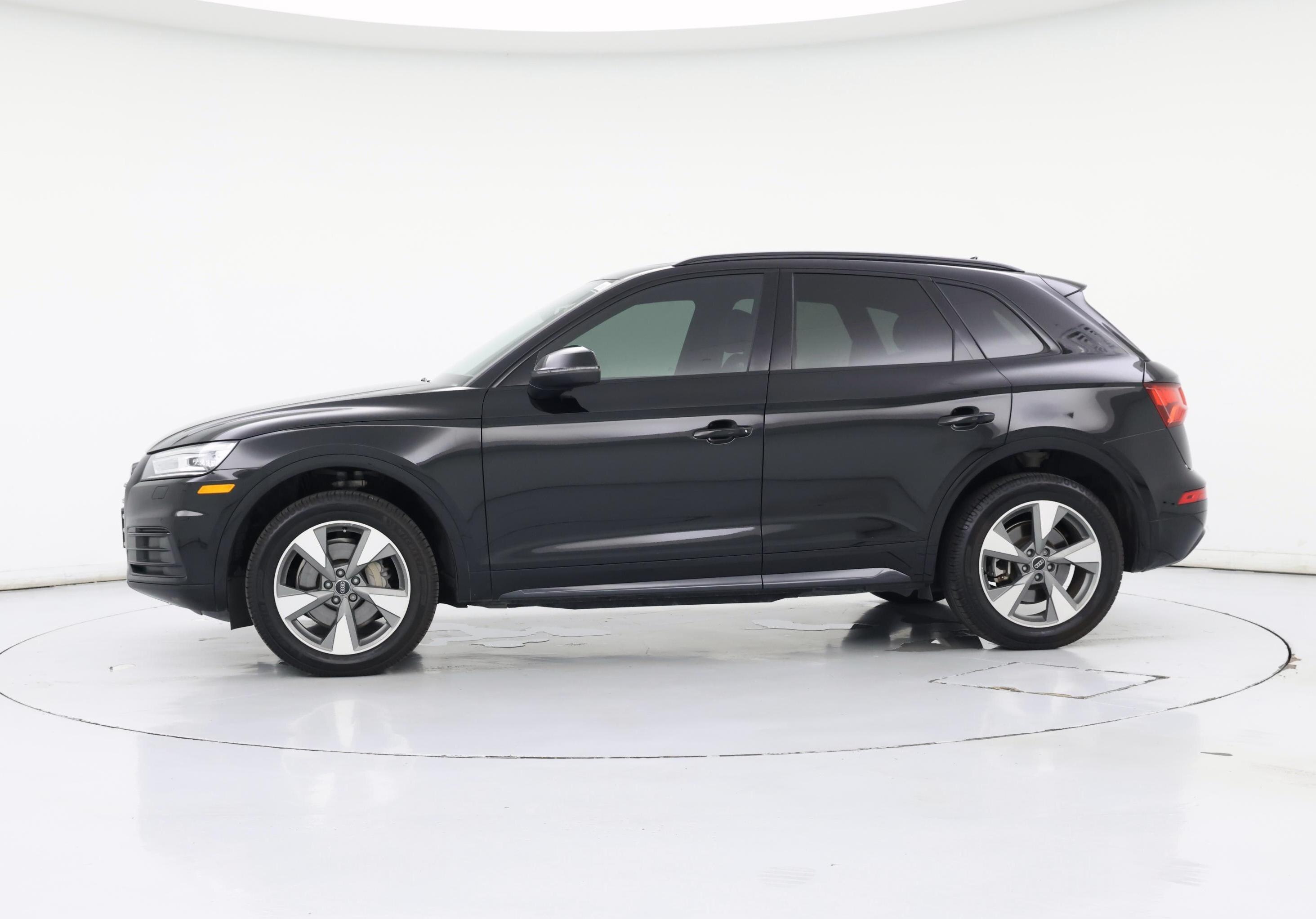 Thumbnail: 2020 Audi Q5 - 5